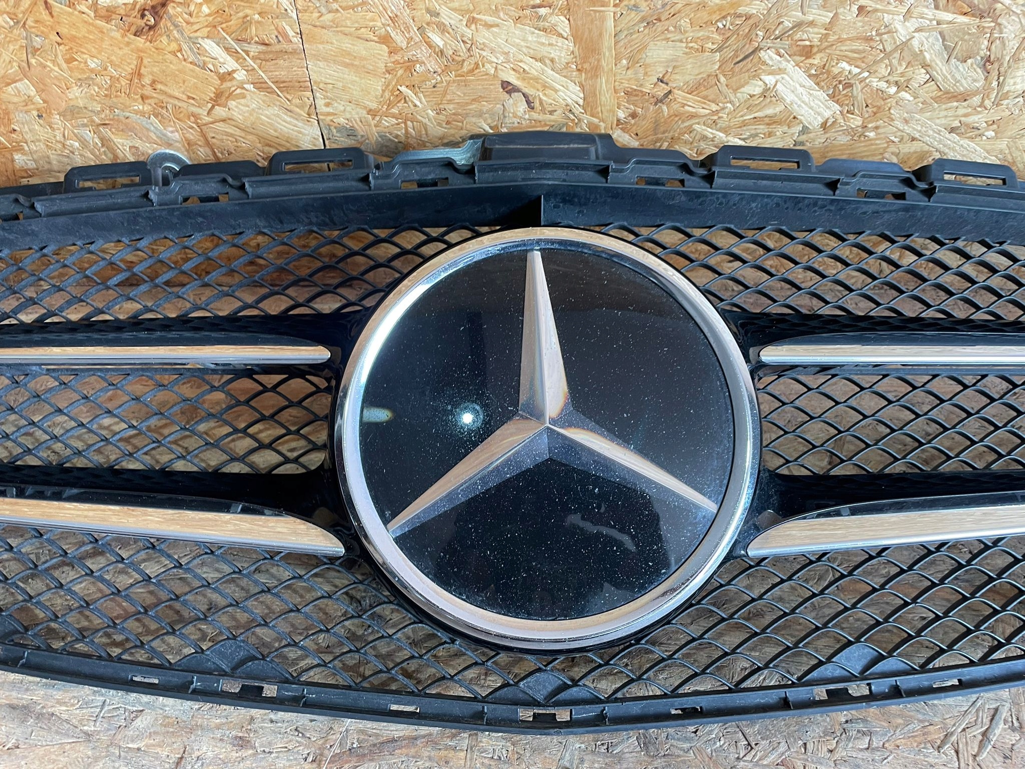 MERCEDES C KLASA 205 W205 GRILL DISTRONIC ** Producent części Mercedes-Benz OE