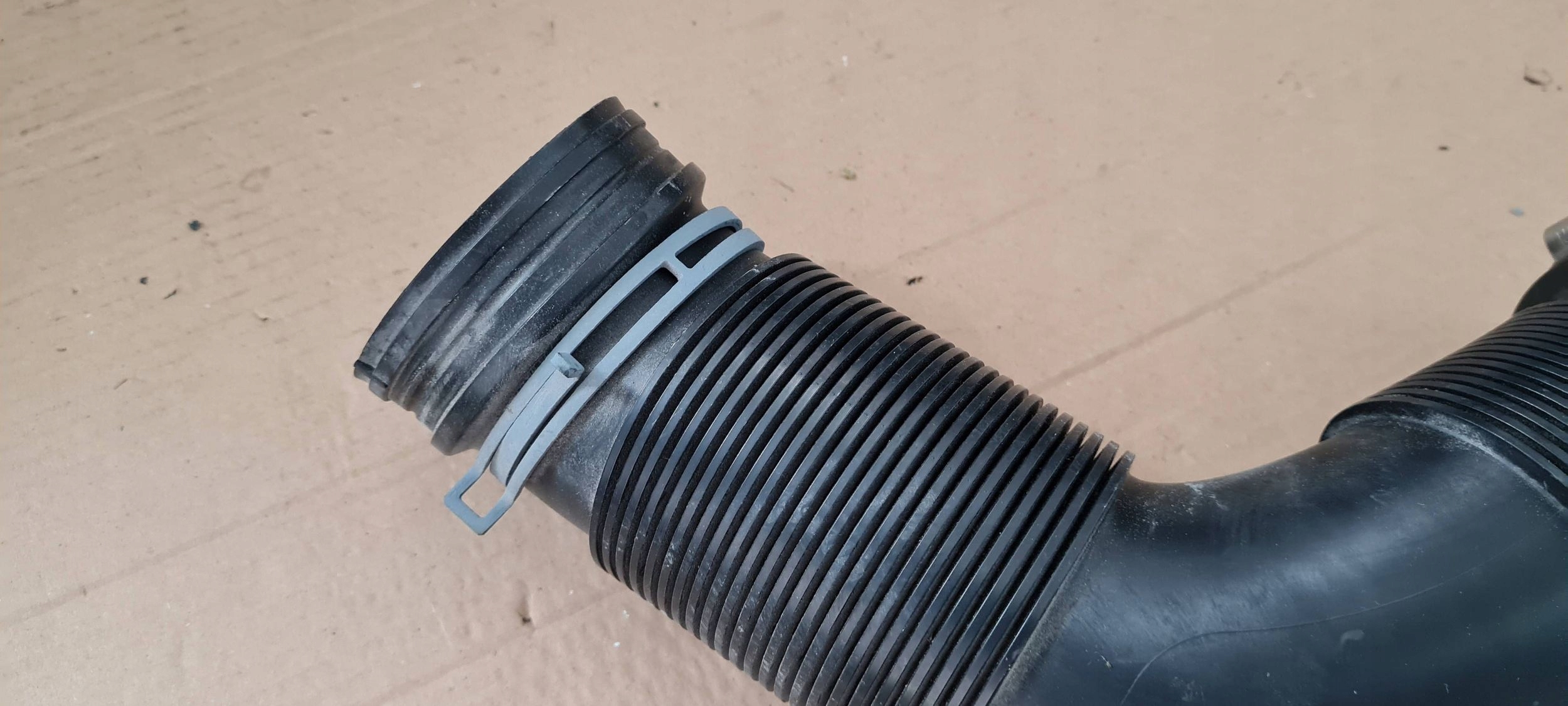 Q3 83A wiring pipe air 2.0 TFSI 5QF129654AA