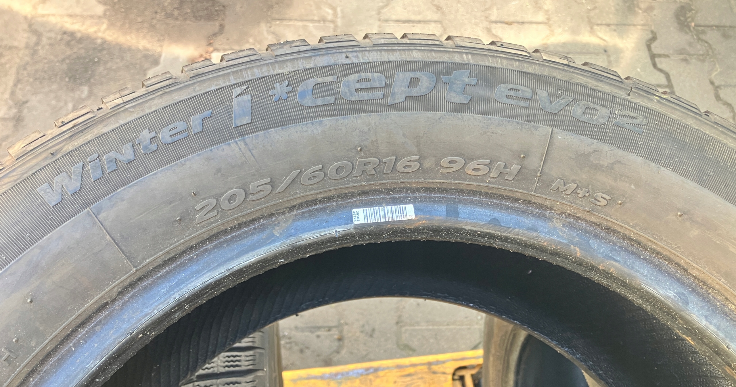 HANKOOK WINTER I'CEPT EVO2 205/60R16 4szt Kod producenta 1017104