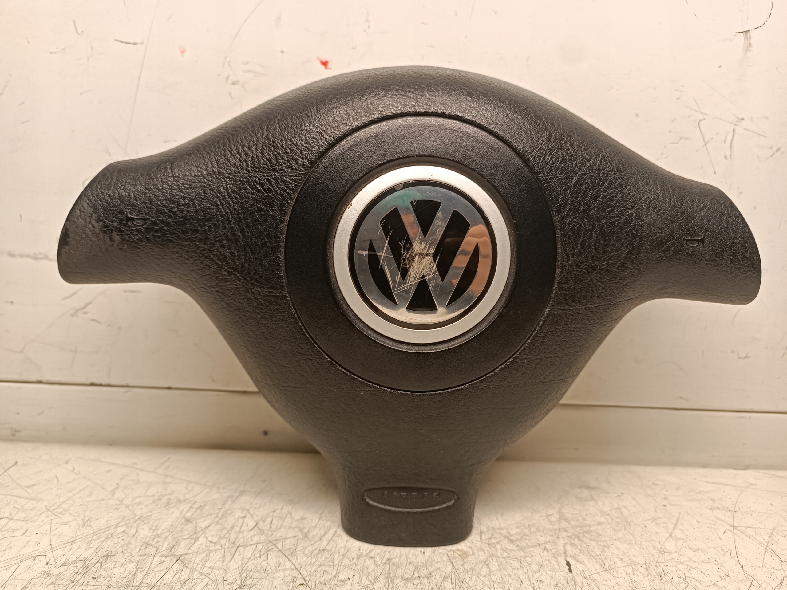 VOLKSWAGEN VW GOLF 4 IV AIRBAG PODUSZKA POWIETRZNA KIEROWCY 3B0880201L