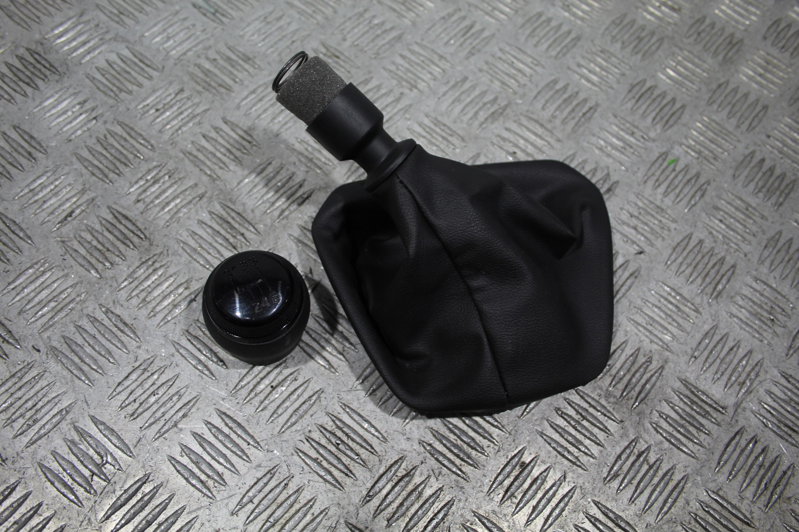 969350171R - РУКОЯТКА РЫЧАГА ПЕРЕКЛЮЧЕНИЯ ПЕРЕДАЧ TRAFIC IV 4 III LIFT