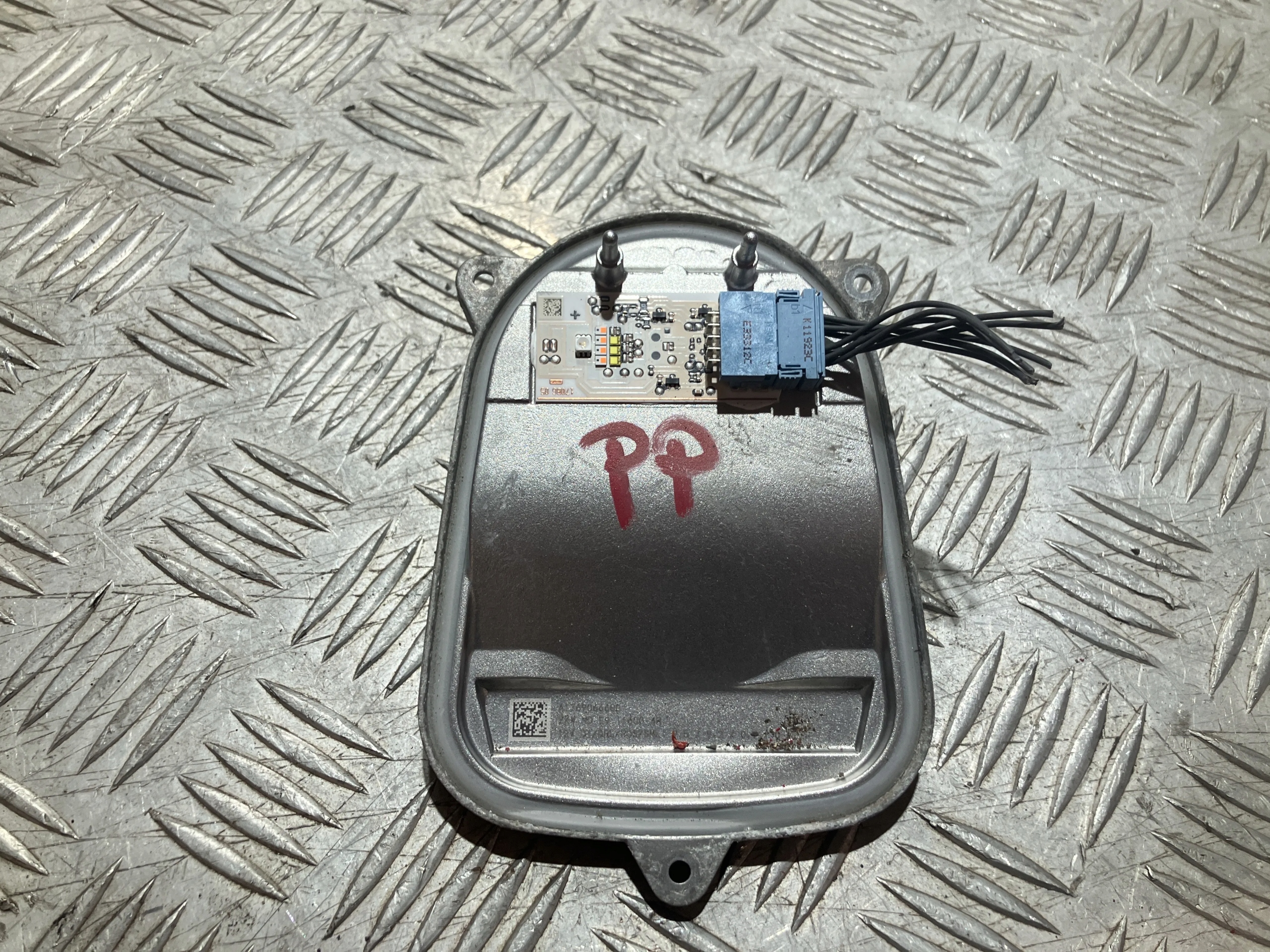 PRZETWORNICA MODUŁ LAMPY PRAWEJ MERCEDES CLA W117 2.2 CDI