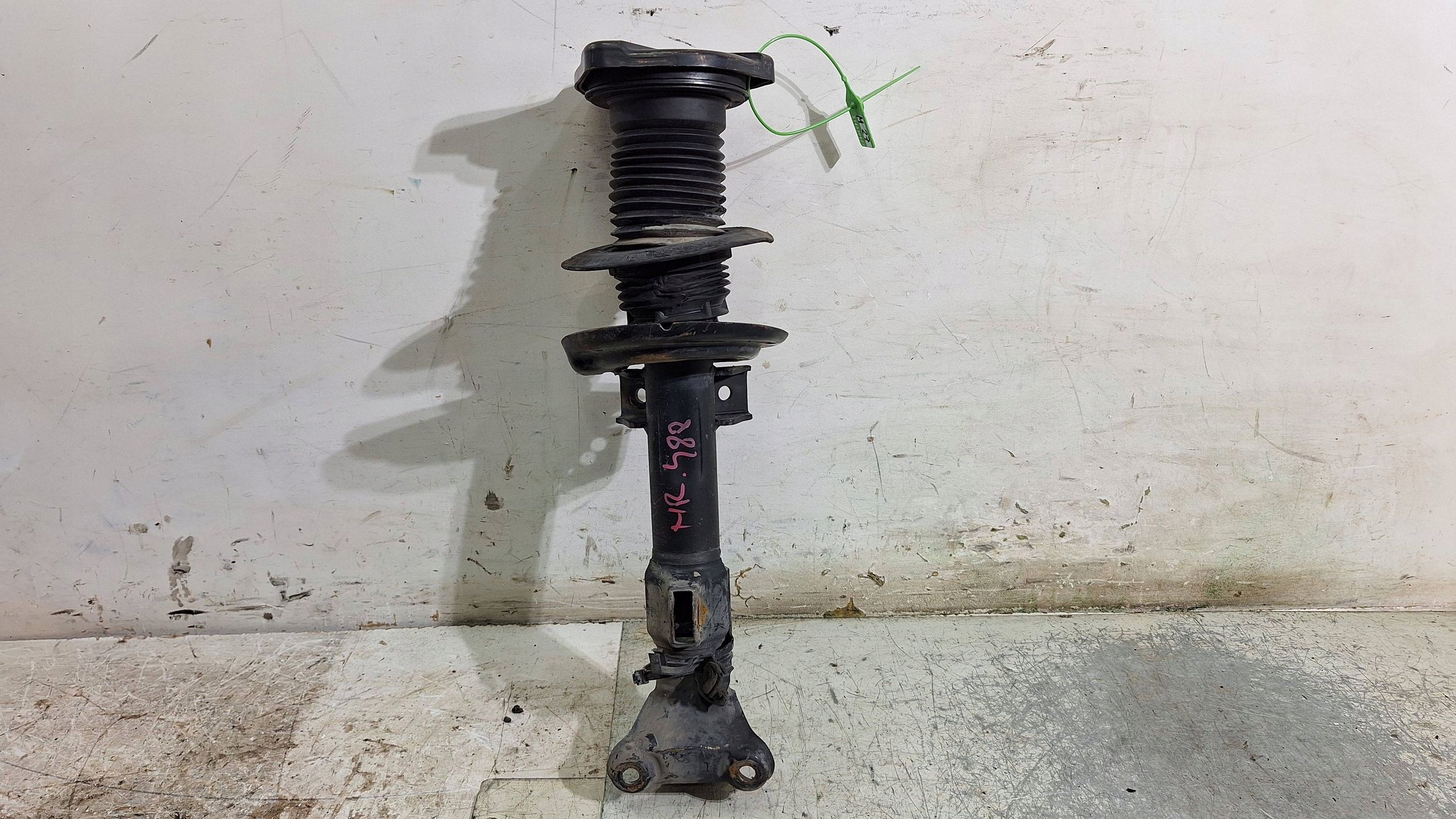 shock absorber left right front A2043200966 MERCEDES W204