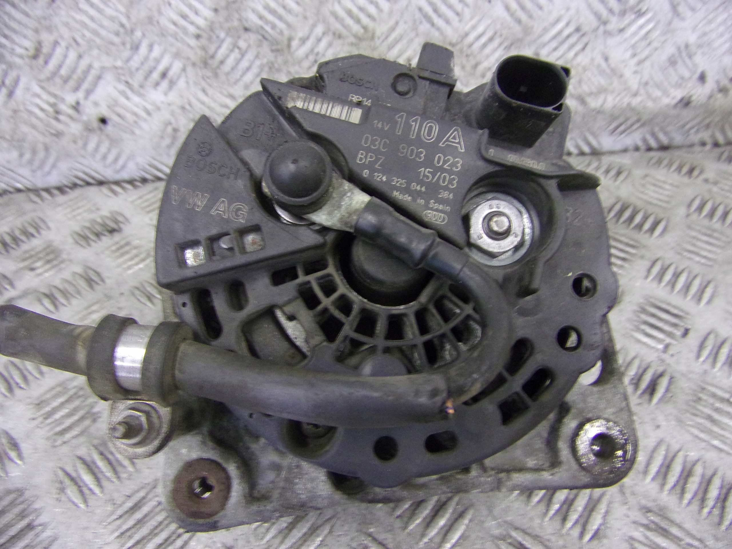 ALTERNATOR VOLKSWAGEN POLO 4 1.4 FSI BOSCH 03C903023