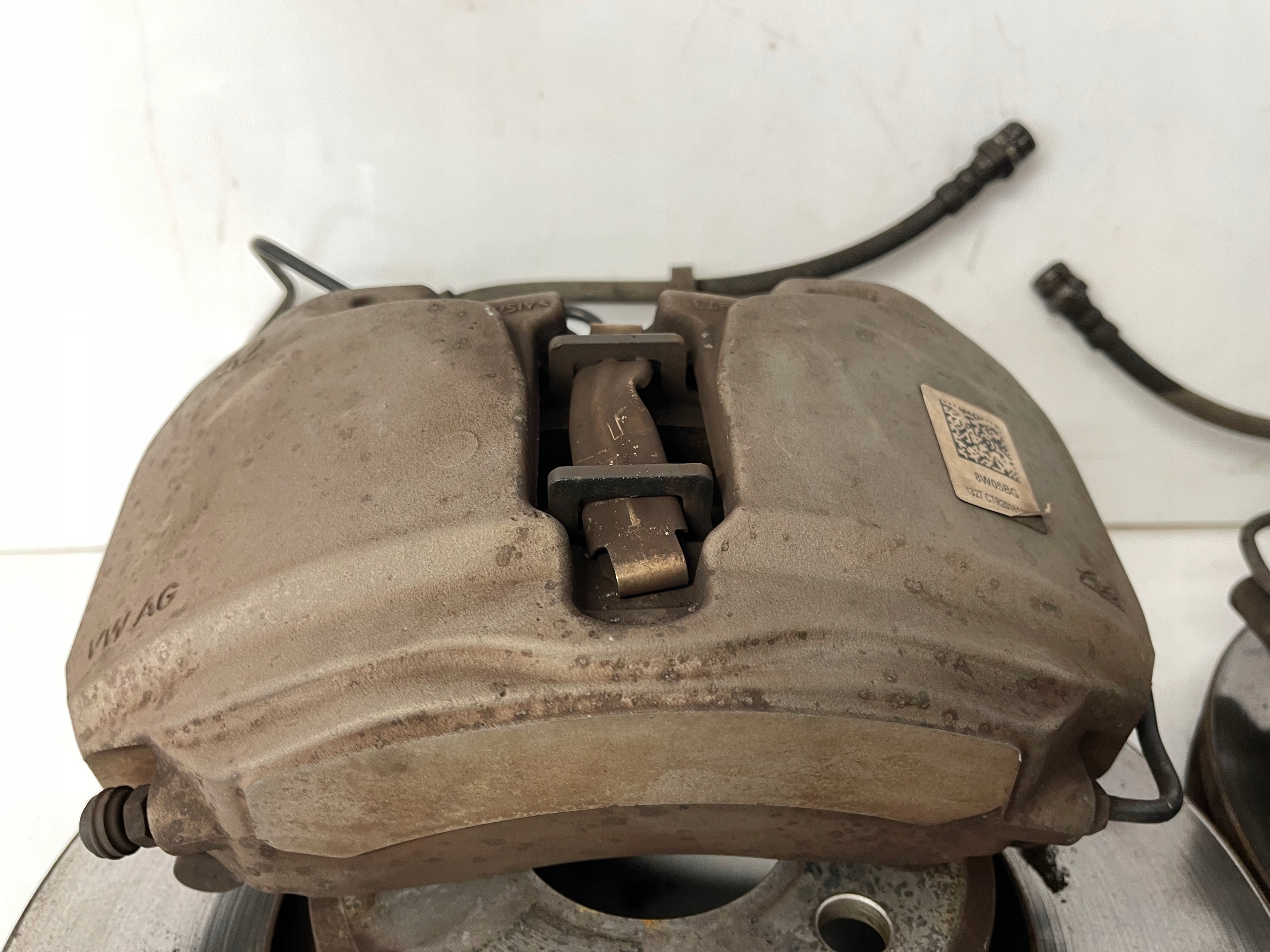 calipers HAMULCE front front AUDI A4 B9 A5 8W 318 318MM 4 TLOCZKOWE