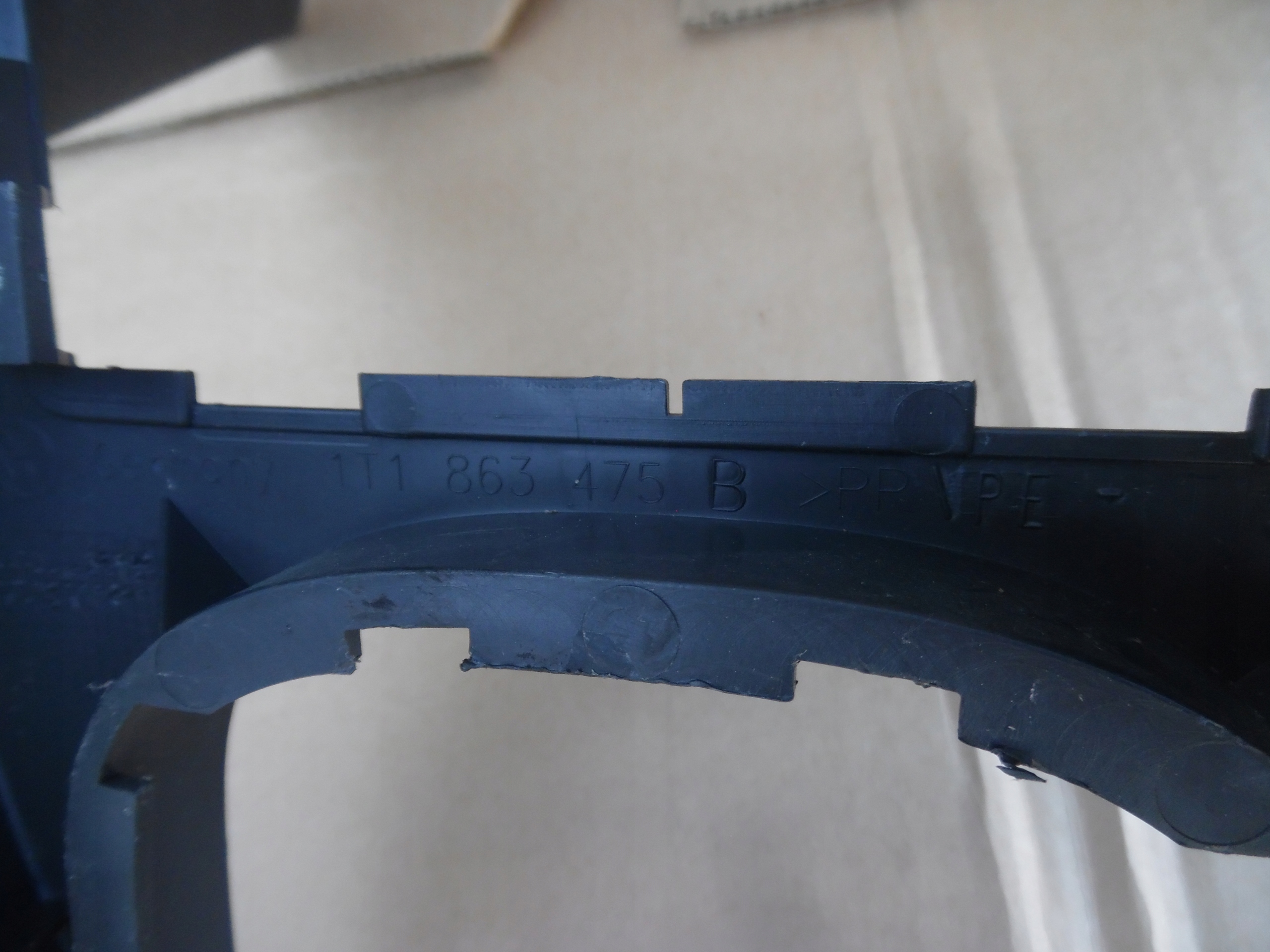 VW TOURAN CADDY 07-TUNEL central frame covering