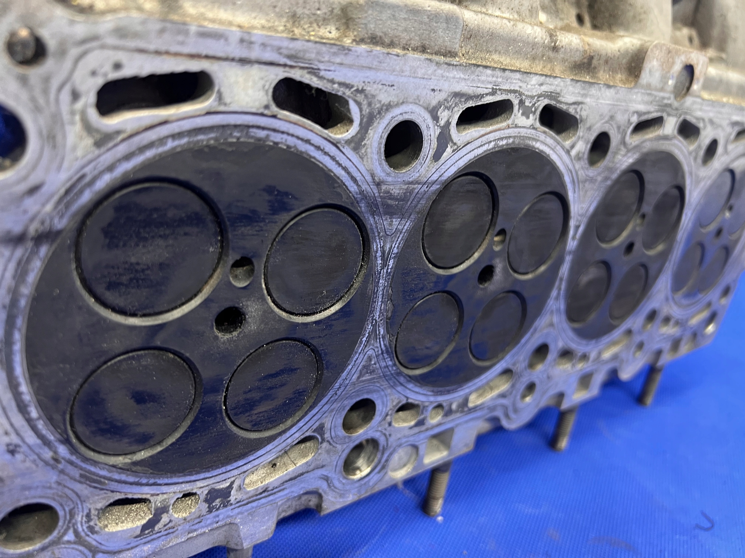 Audi Q7 4L 4.2 tdi CCF ГОЛОВКА ГБЦ левый