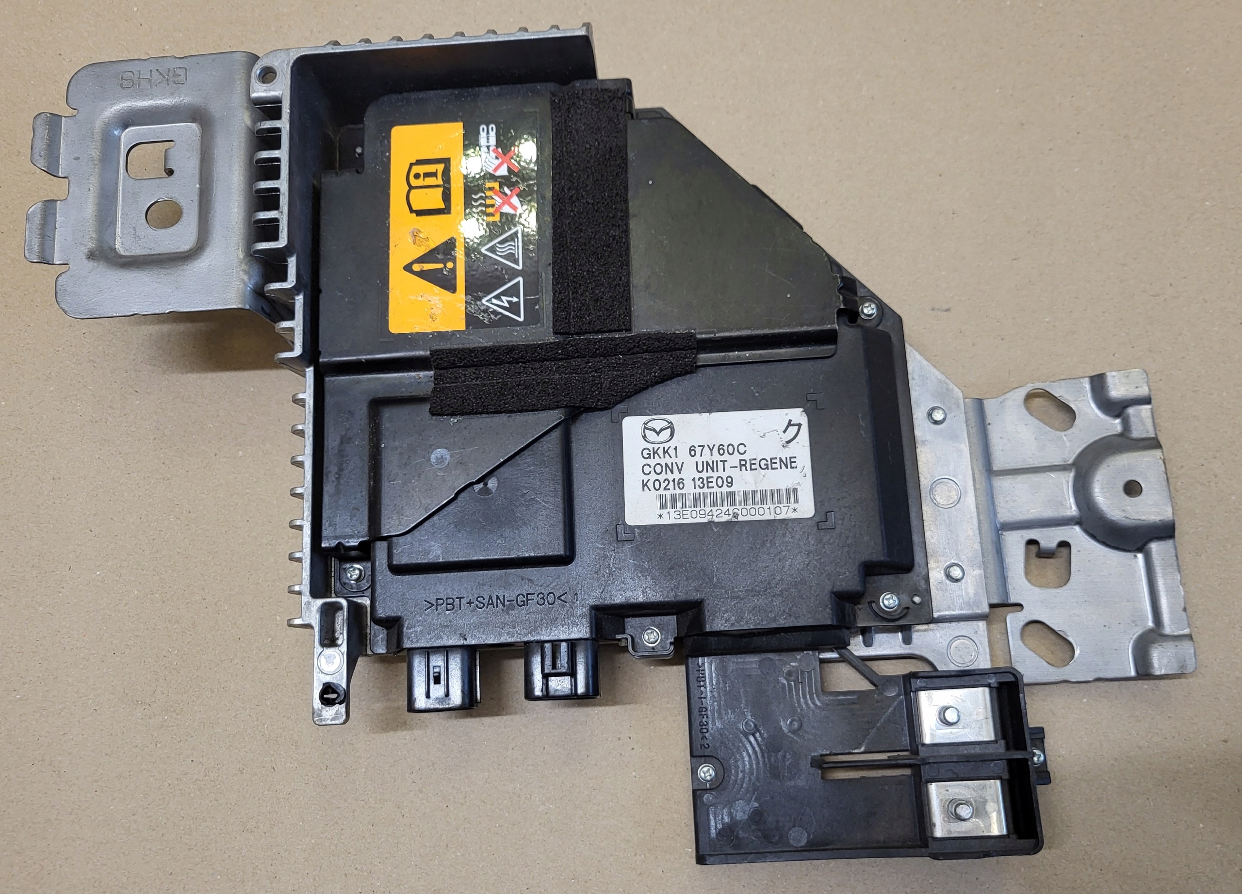 voltage module control unit ECU KONWERTER MAZDA VI 6 GJ OE GKK167460C