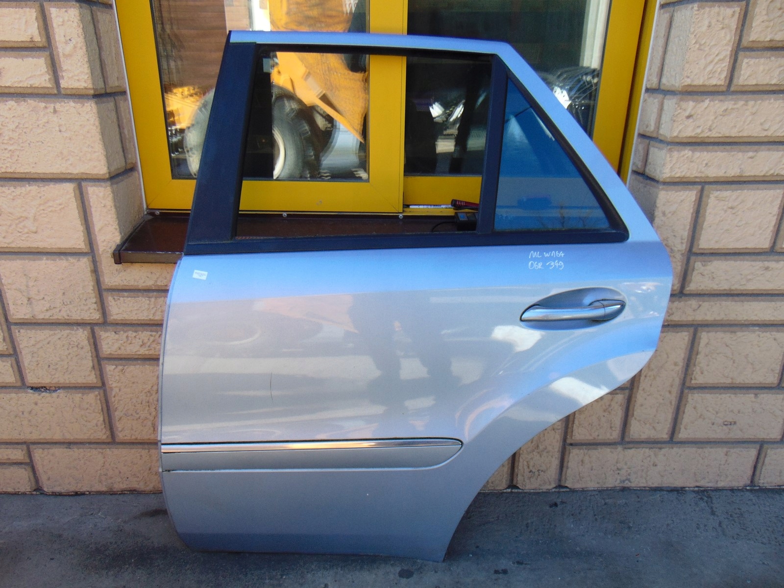 door left rear part left rear. MERCEDES ML W164 C349 349