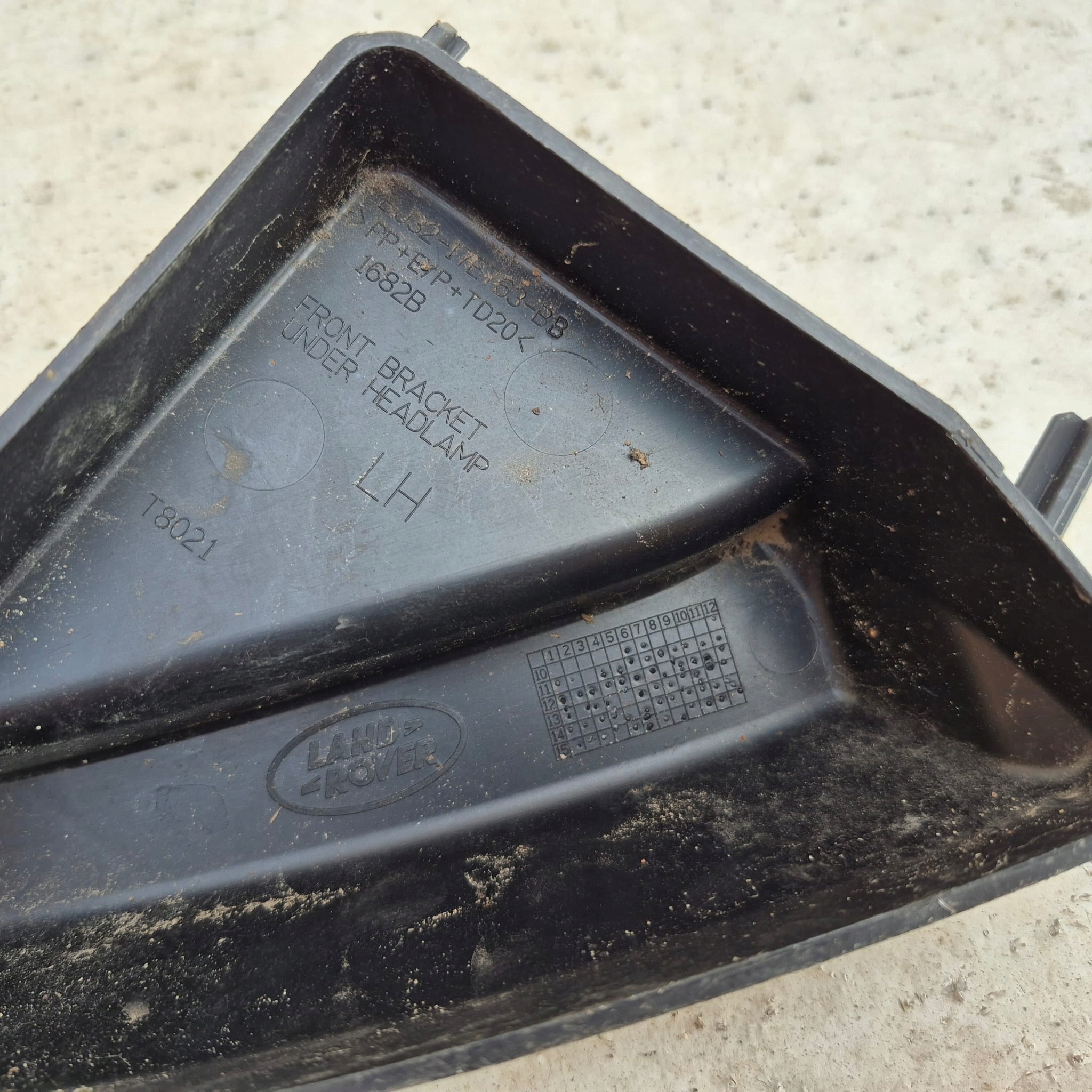 LAND ROVER EVOQUE L538 support holder of a bumper left front BJ32-17E763-BB