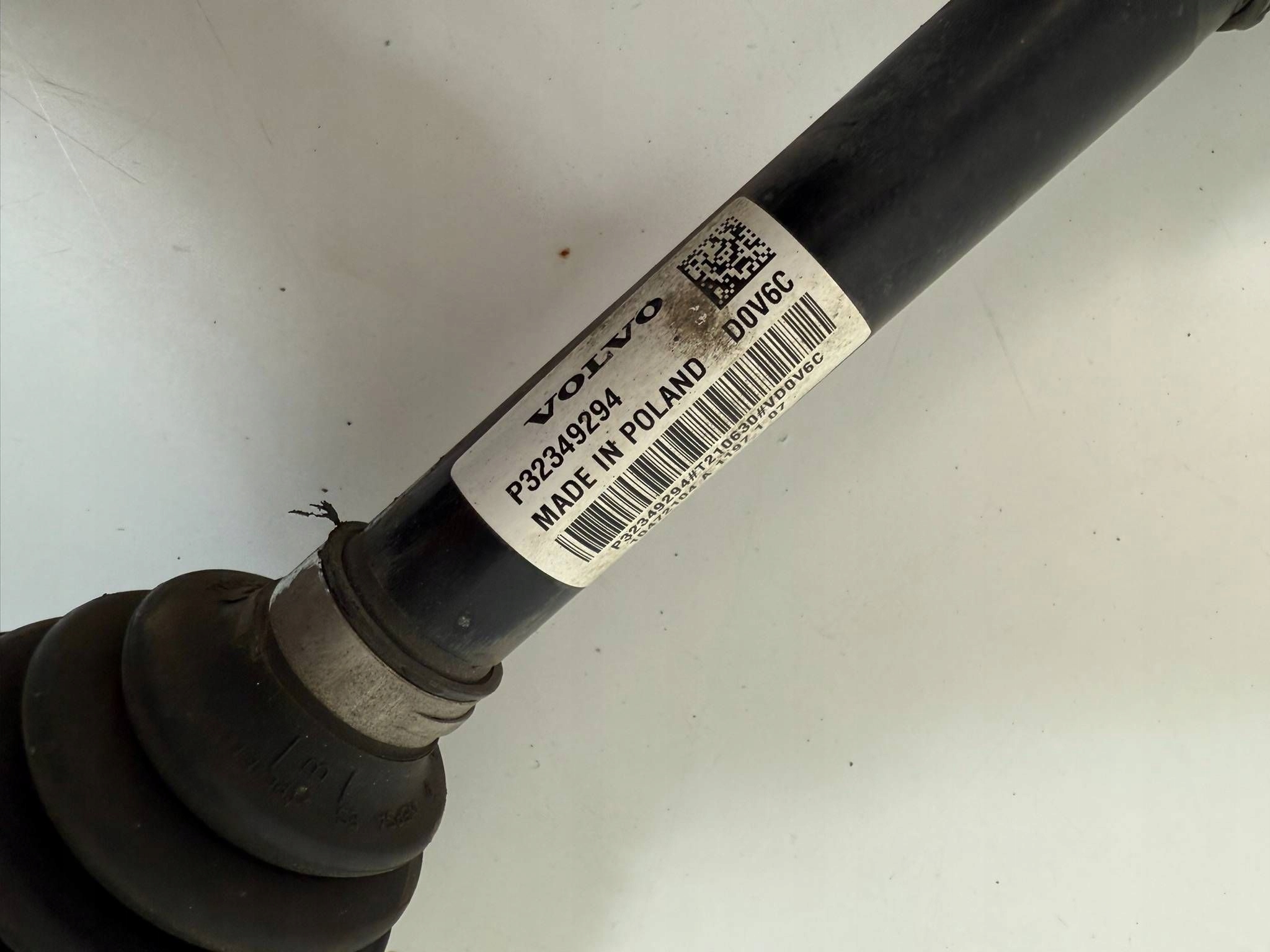 Volvo V60 2022 right side semi-axis front 32349294