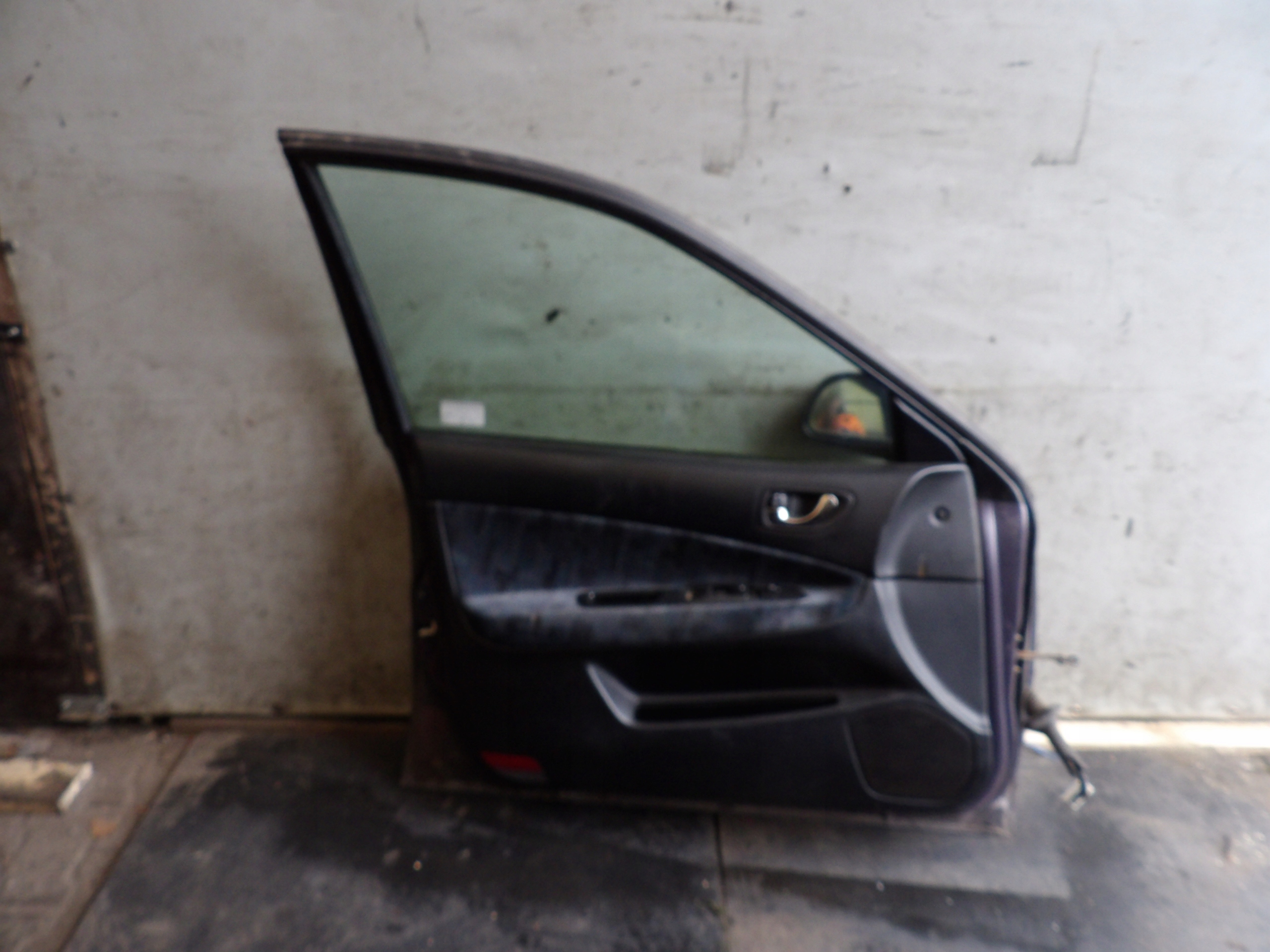 Mitsubishi Galant VII door front left lak. T08 sedan