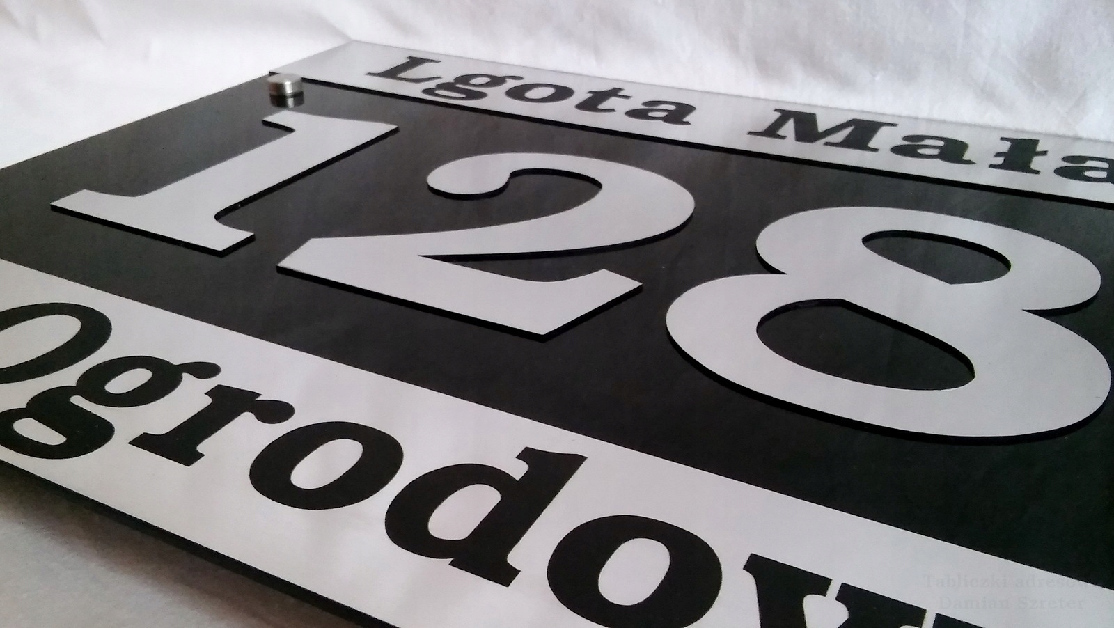 Tabliczka adresowa z nazwą ulicy i dzielnicy Kod producenta BLACK01