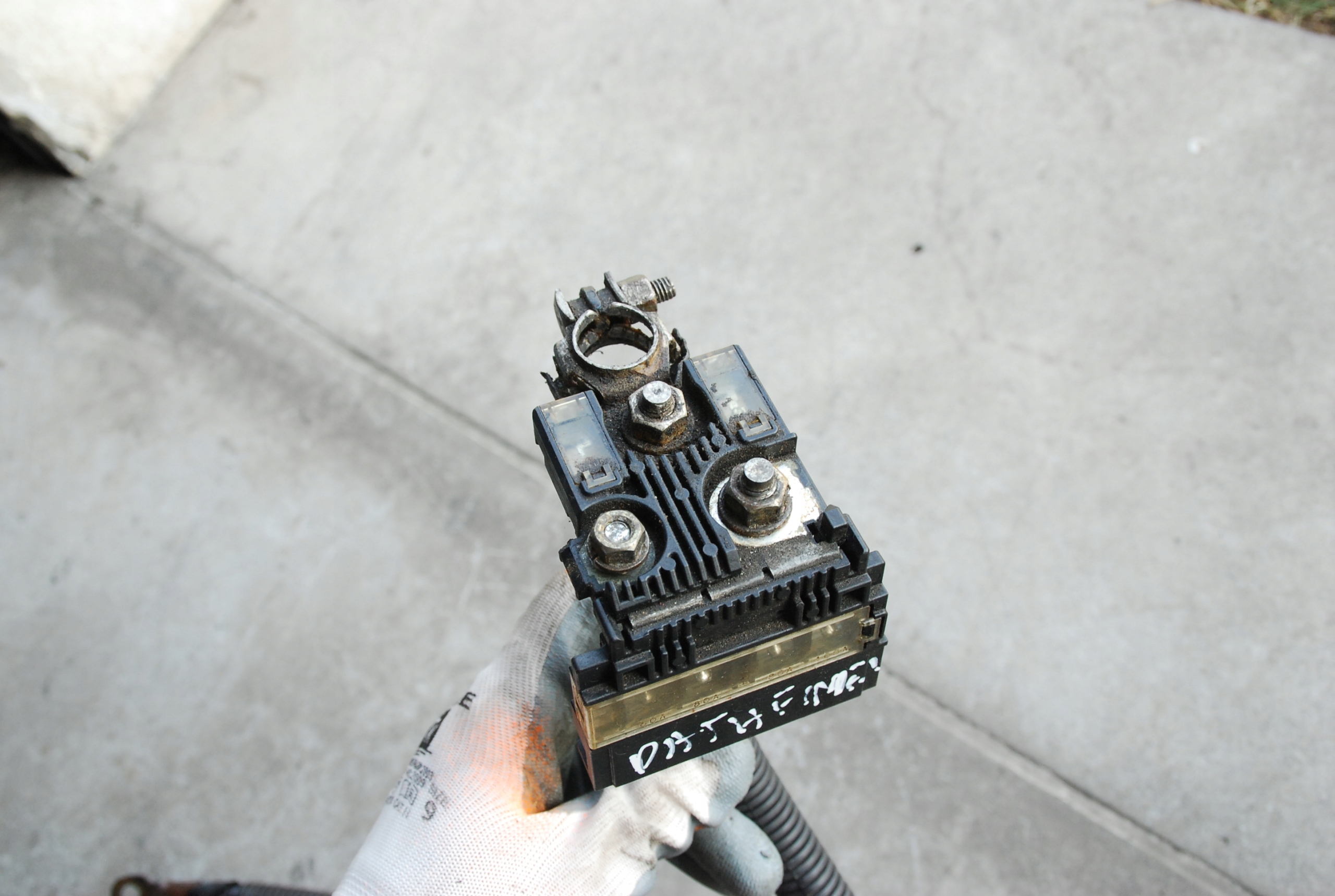 KLEMA BEZPIECZNIKI AKUMULATORA PATHFINDER R51 2 5 Part manufacturer Nissan OE