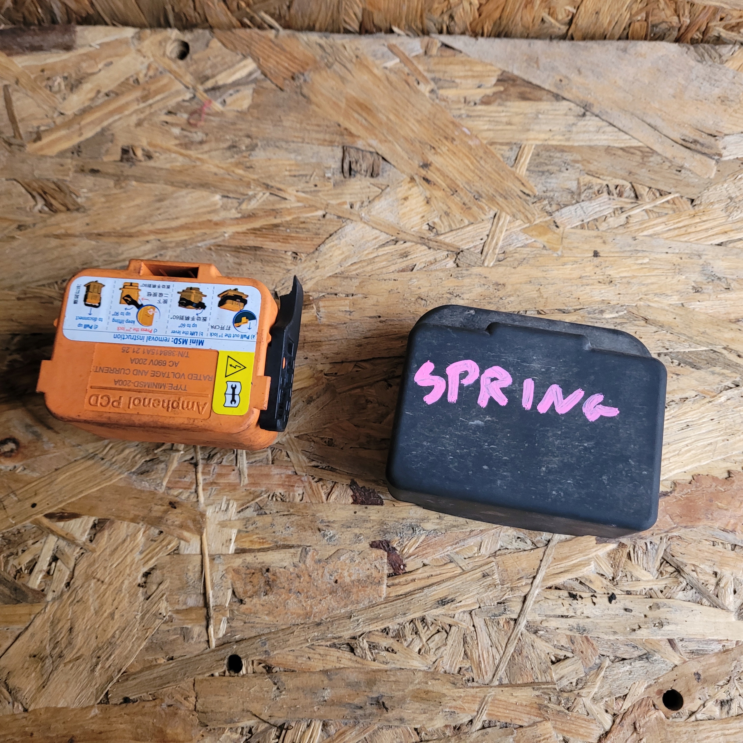 fuse GLOWNEJ BATERII DACIA SPRING