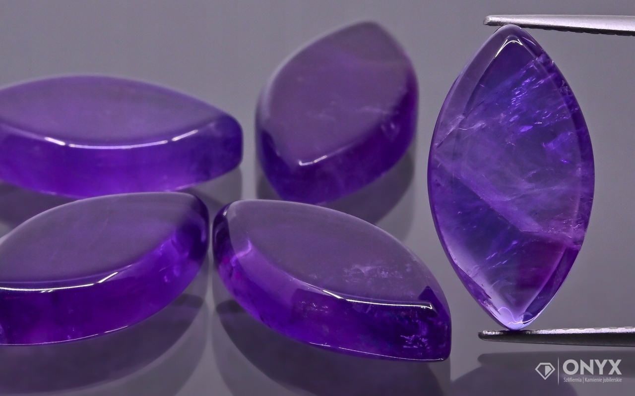 Ametyst mělká markýza 20,5x11 mm