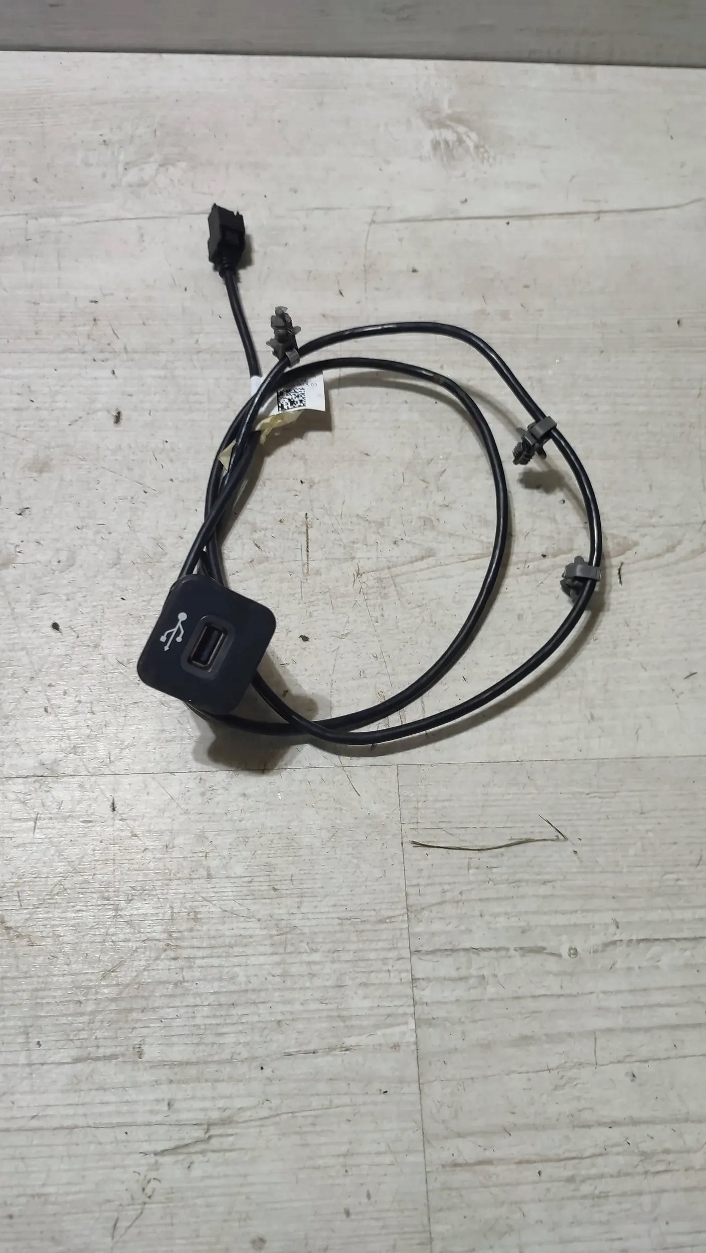 Jeep Cherokee KL 15r. 2.0d Adapter, Stecker zlacze USB
