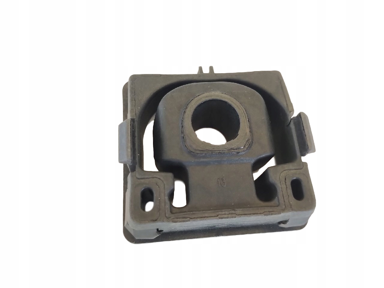 VOLVO XC90 S90 V90 gorne mocowanie chlodnicy OE Producent części Volvo OE