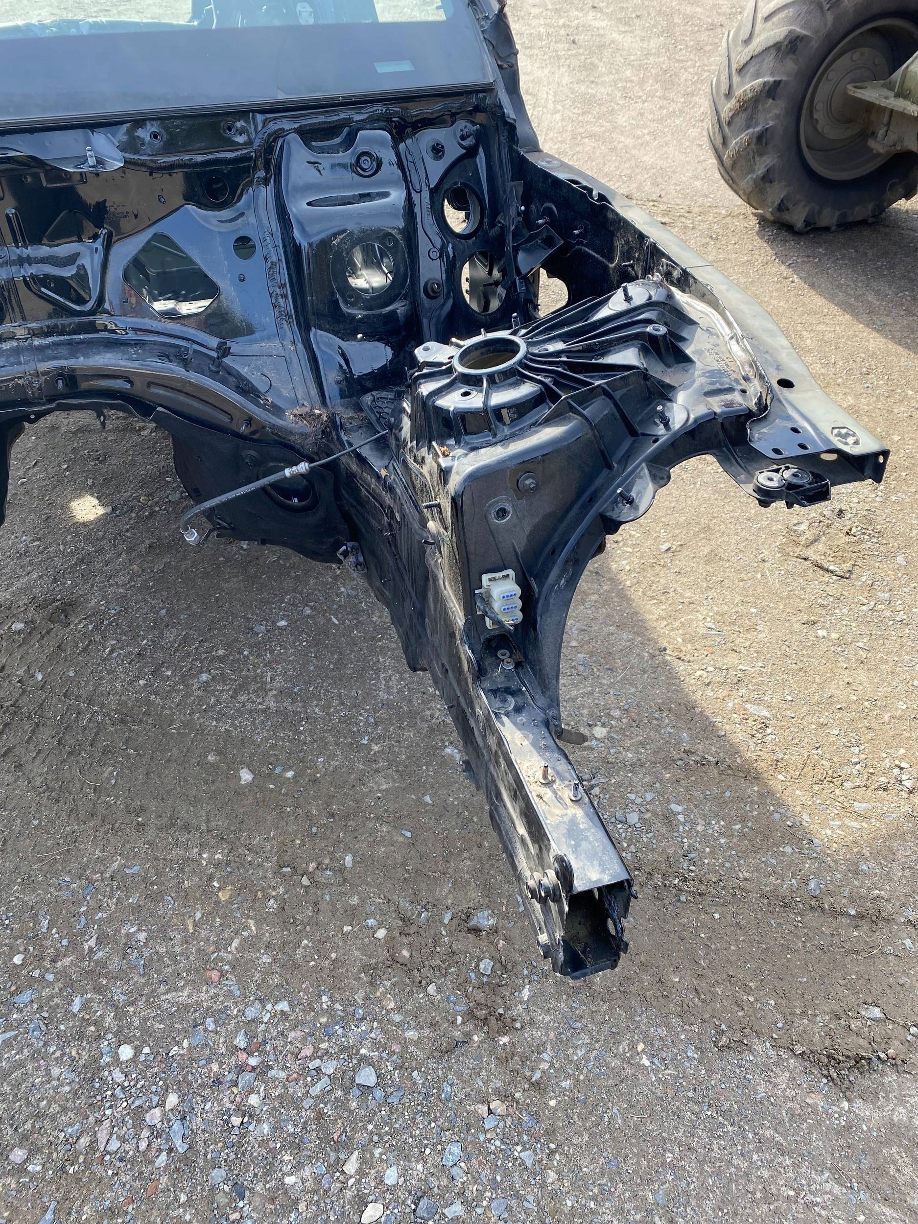 MERCEDES C W205 quarter placement FARTUCH pillar left front 040