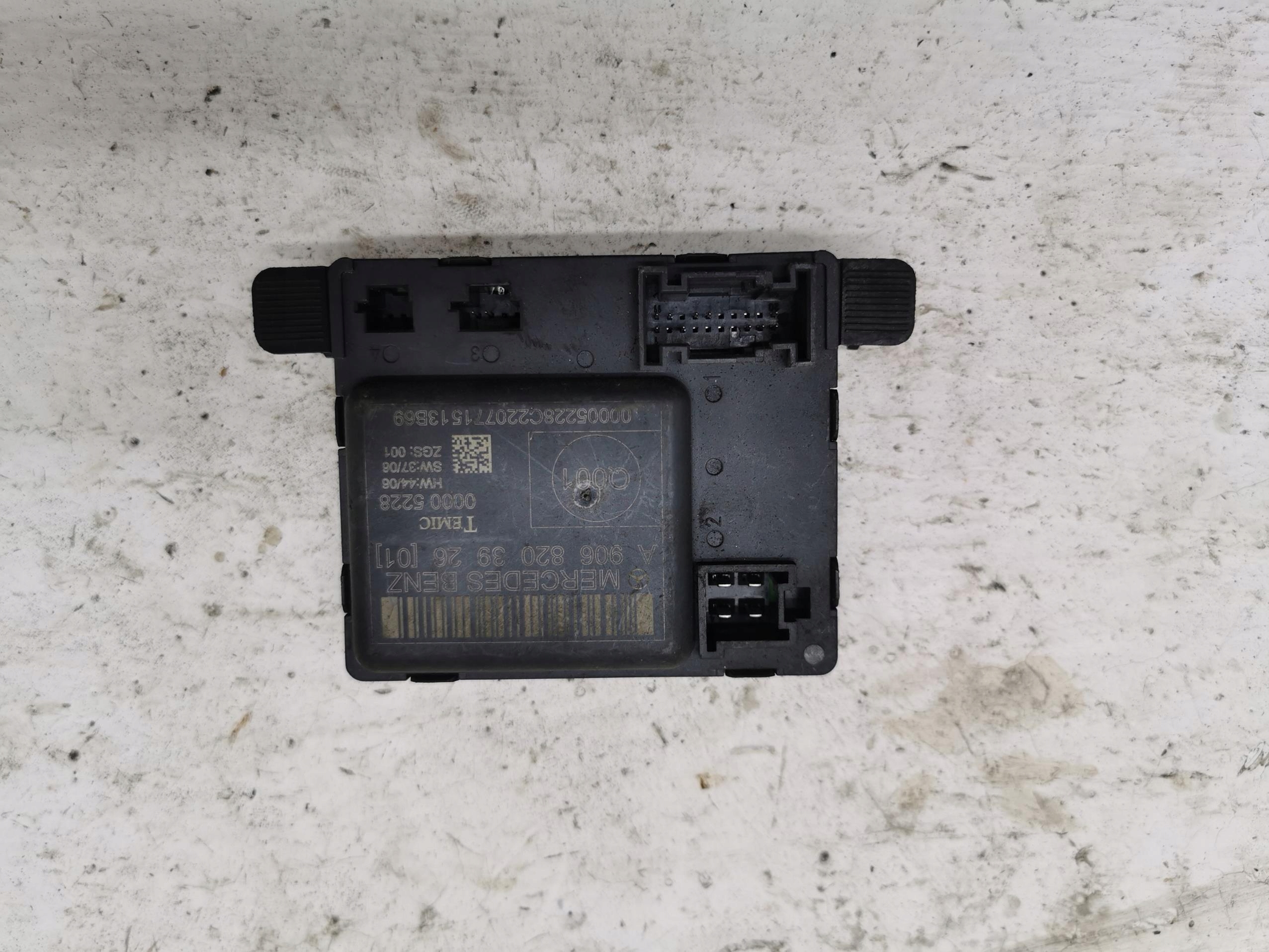 module door MERCEDES SPRINTER W906 A9068203926