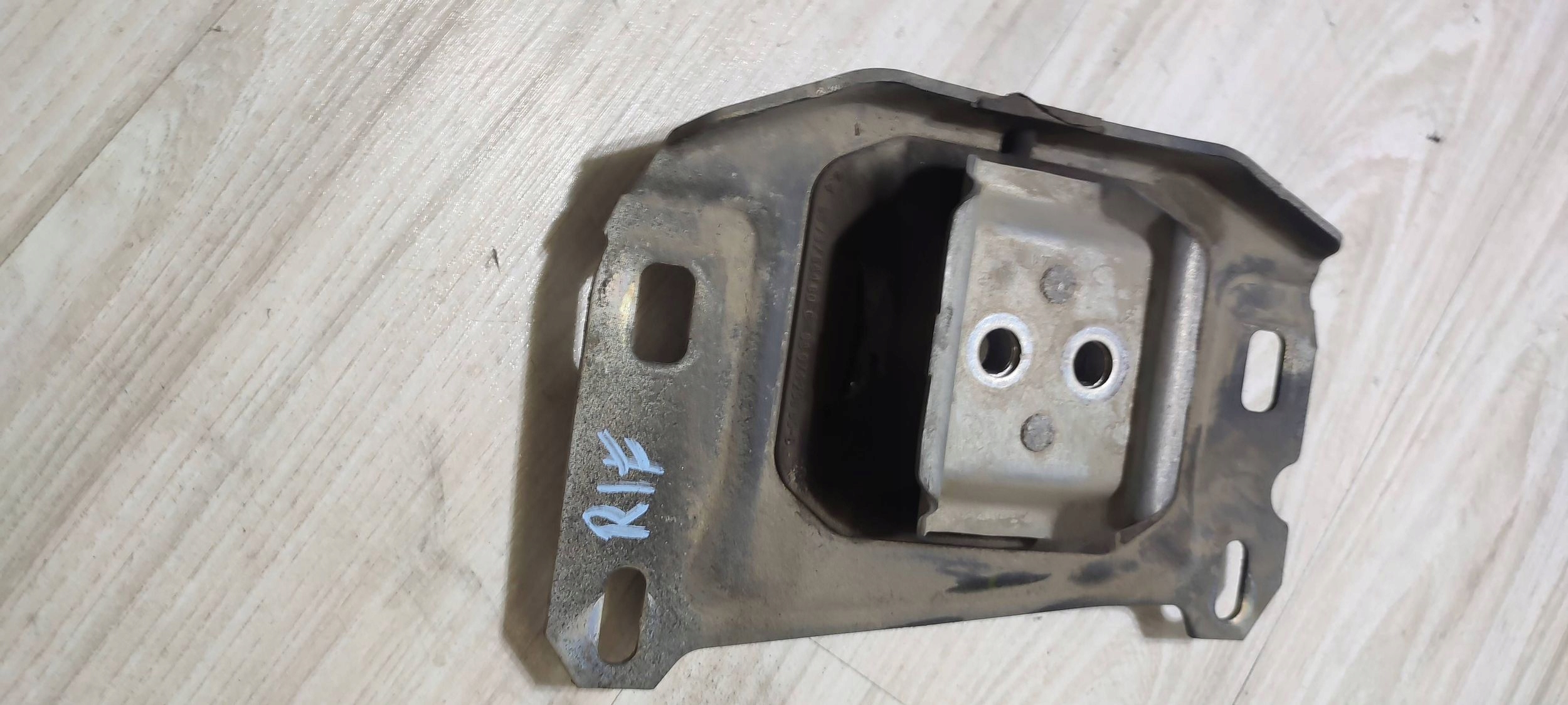 gearbox mount Peugeot Rifter 9673768480