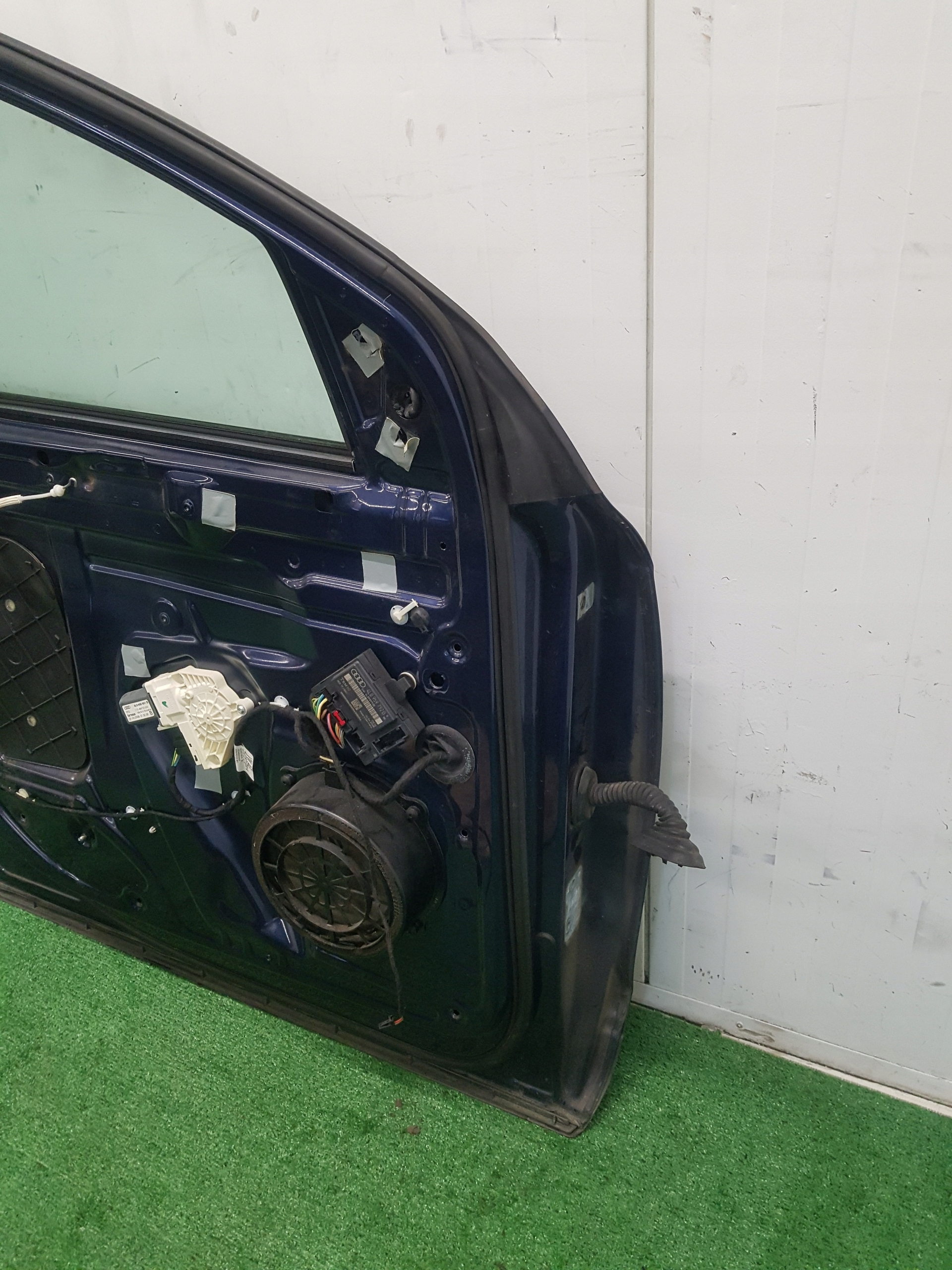 door left front AUDI Q7 LZ5E S-LINE ANGLIK 2008