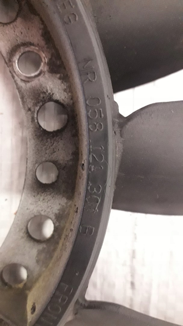 WENTYLATOR WISKOZY VW PASSAT B5 1.9 TDI 058121301B Stan opakowania oryginalne