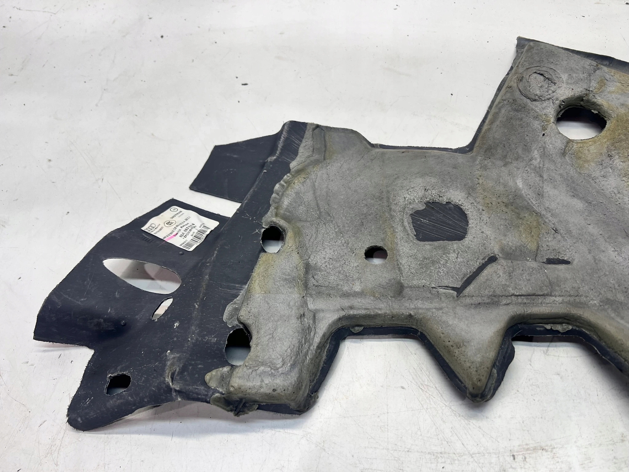 hangszigetelő NADKOLA bal far AUDI Q5 FY 80A863813B