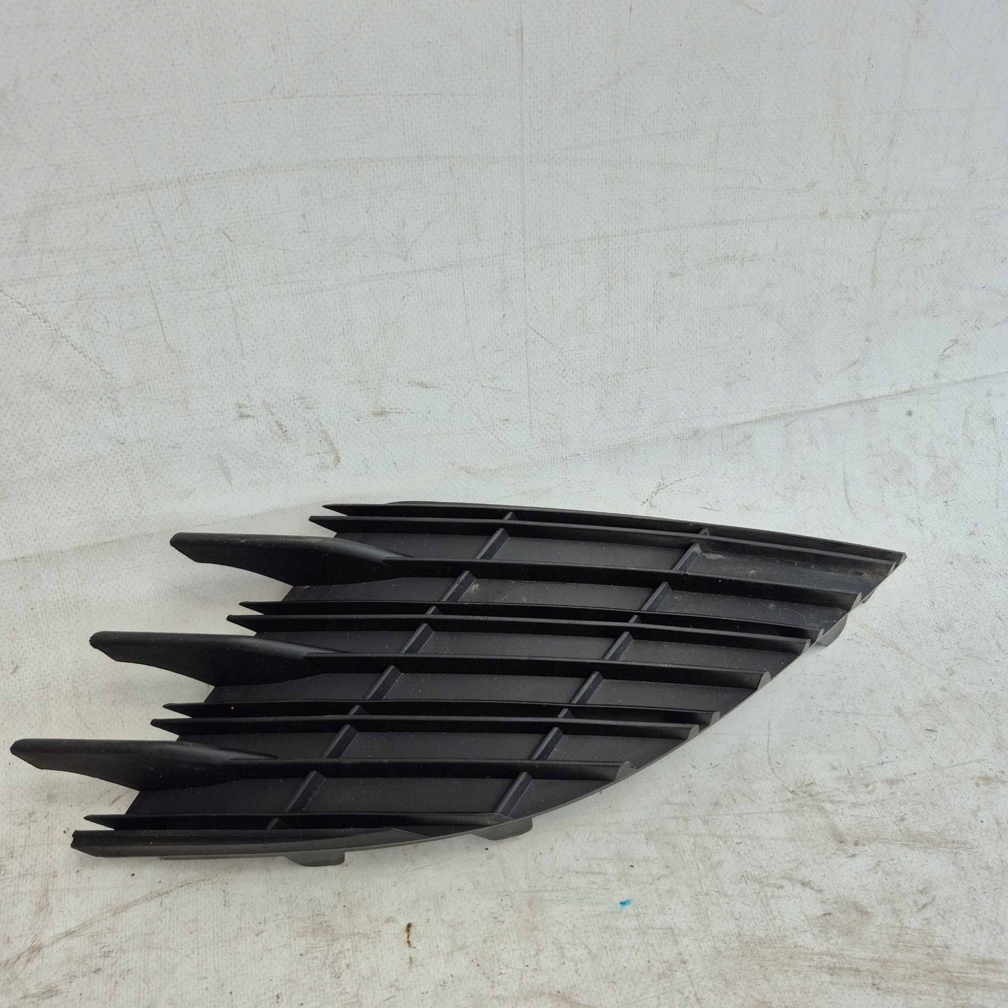 PEUGEOT 308 II T9 grid of a bumper left front front AA36136874