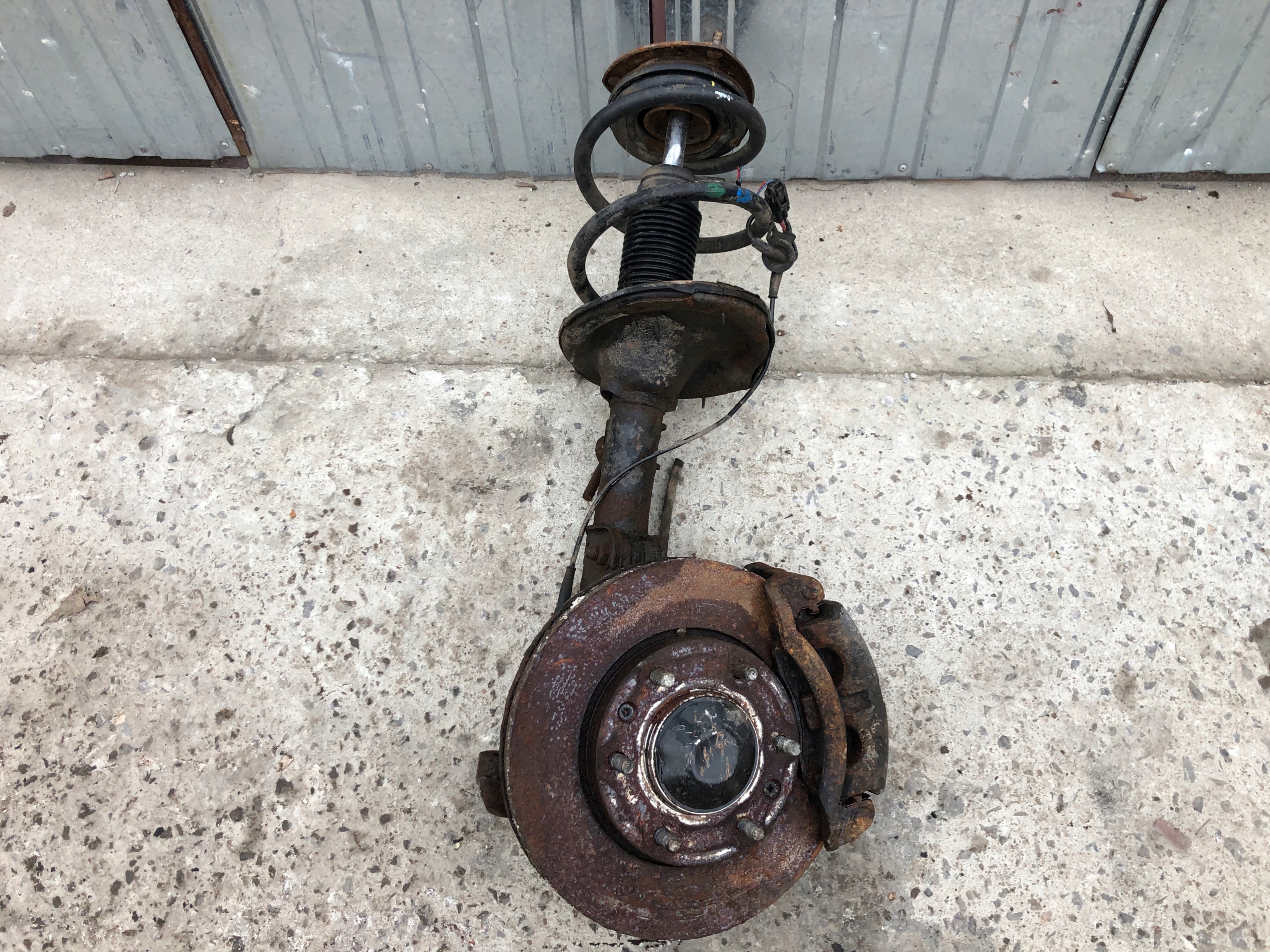 ЦАПФА ЛЕВА МАКФЕРСОН HYUNDAI H1 I800 07-17