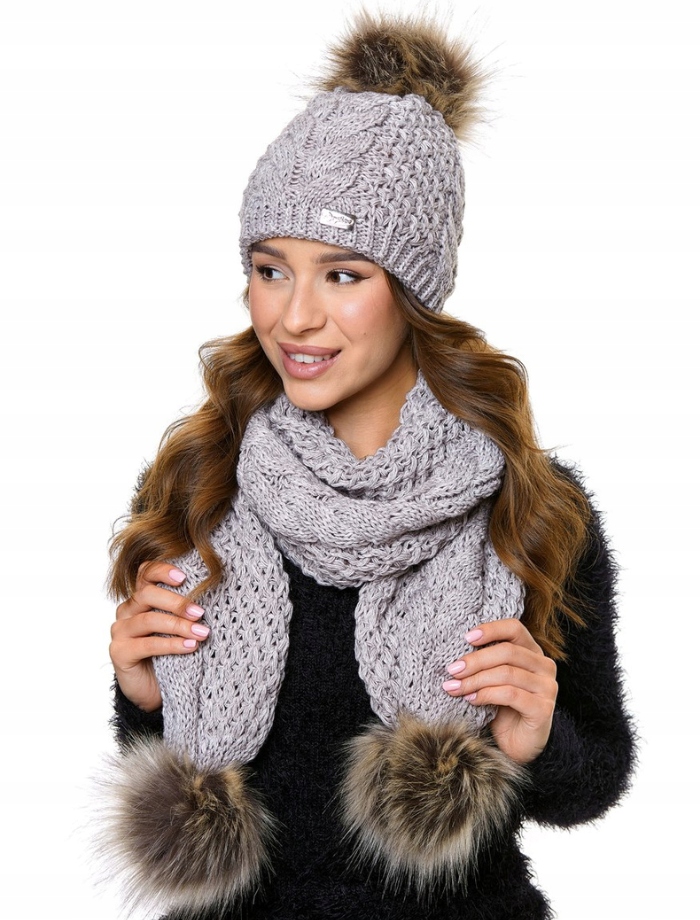 Dámský komplet čepice s bambulí a zimní šálou