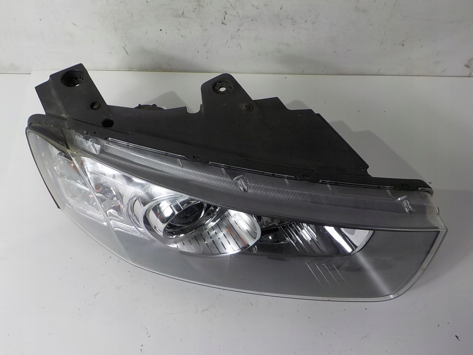 CHEVROLET CAPTIVA and LIFT light right front front UK