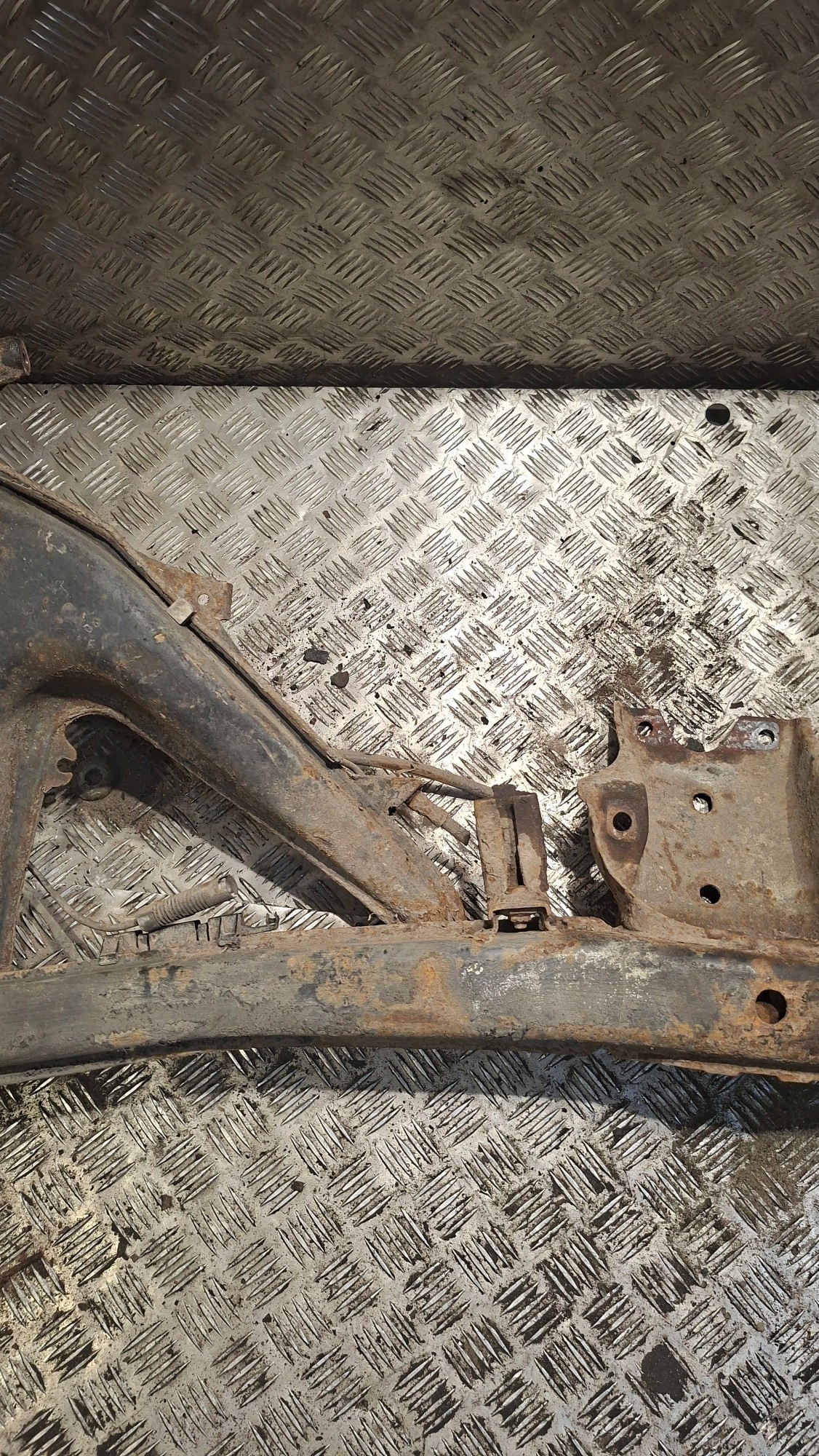 Essieu Essieu arrière BMW E36 COMPACT 1.6 BEBNY