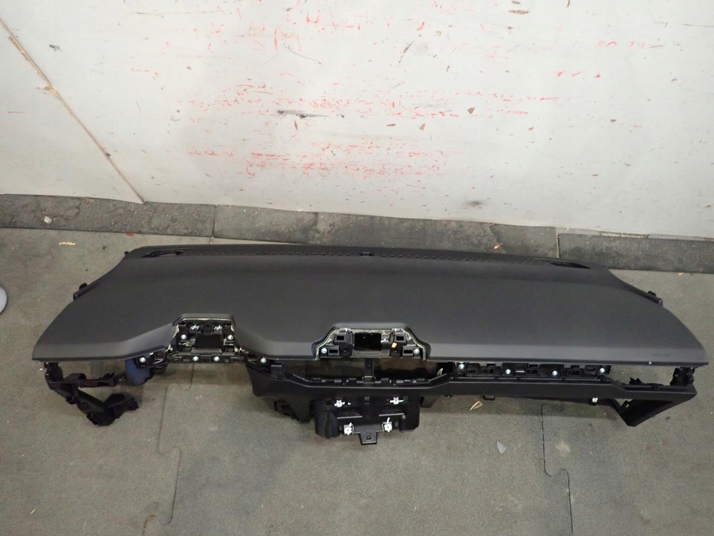 dashboard console cockpit MG 4 EV 2022- Y0235193 new original