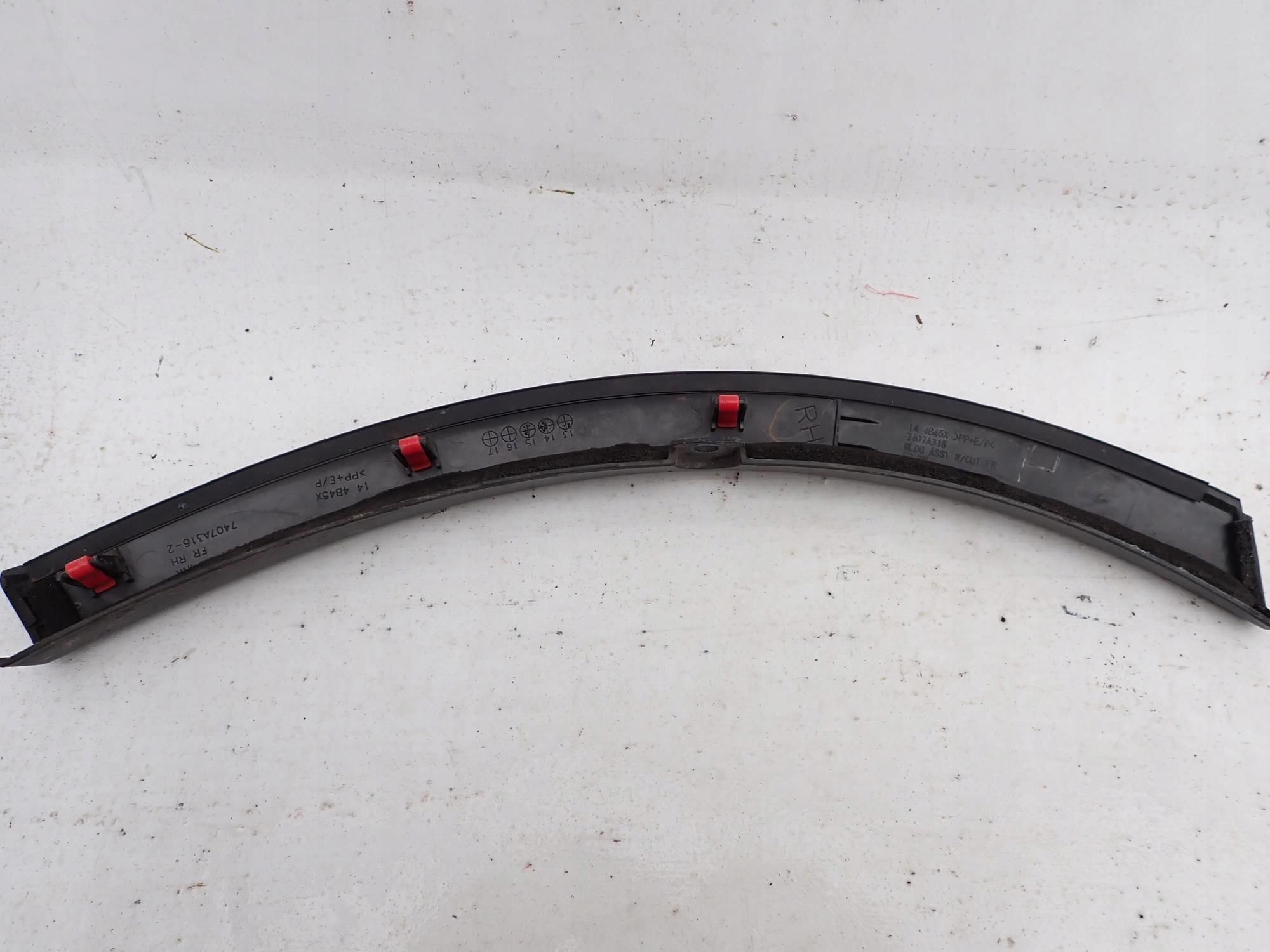 MITSUBISHI OUTLANDER III 3 12-22 moulding cap right front