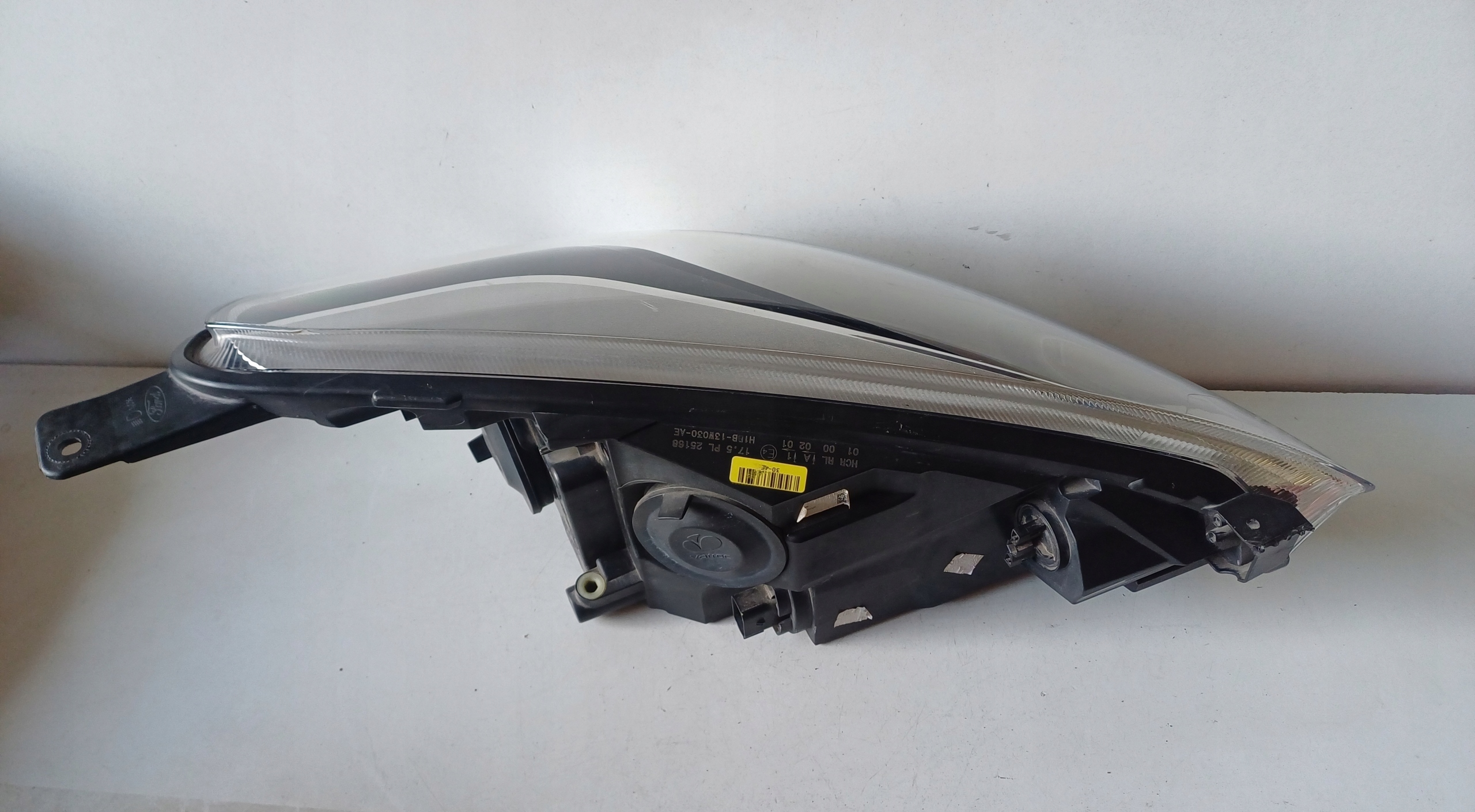 фара левая передняя FORD Fiesta MK8 H1BB-13W030-CE