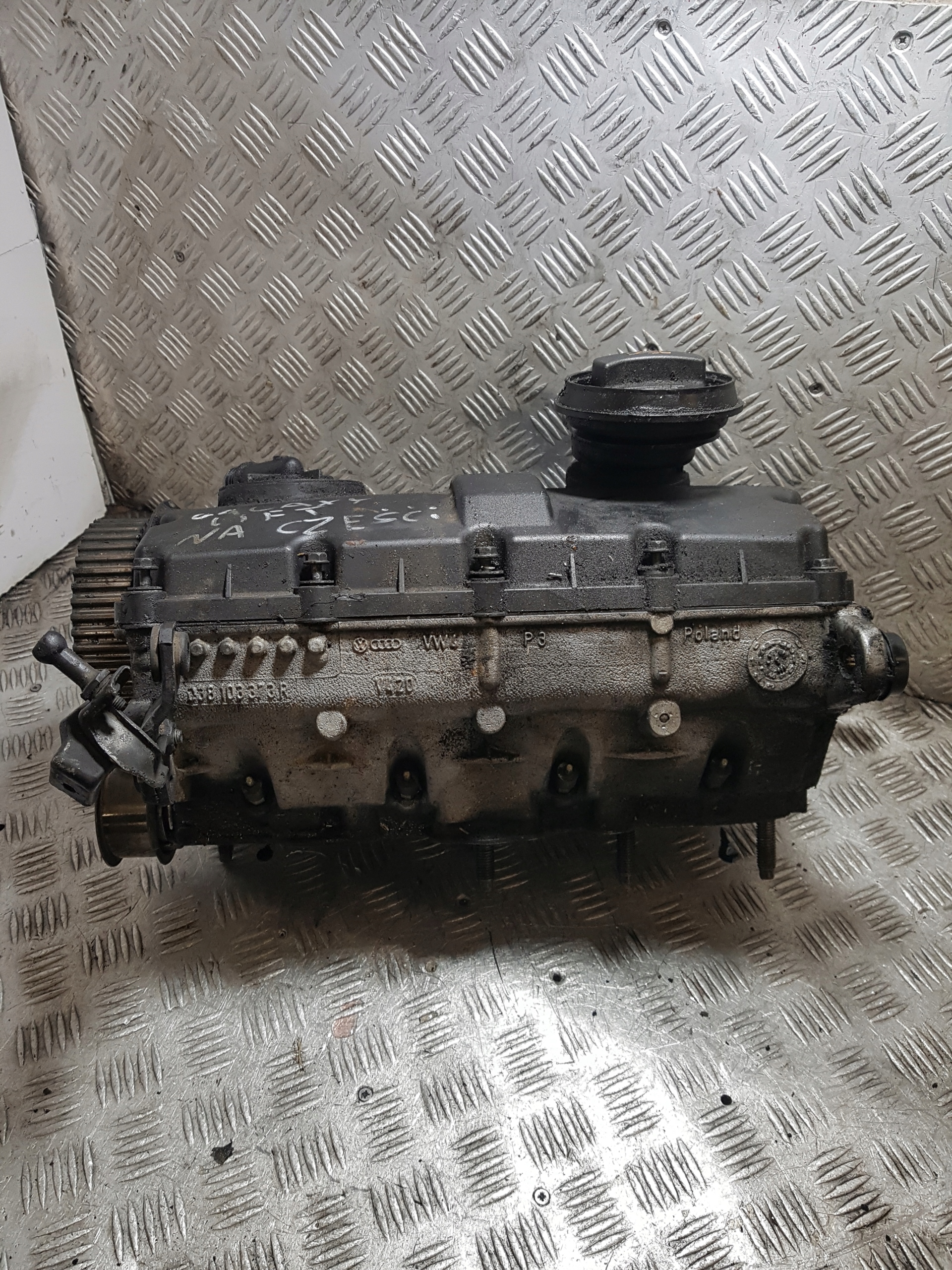 head. complete VOLKSWAGEN PASSAT B5 1.9TDI 038103373R