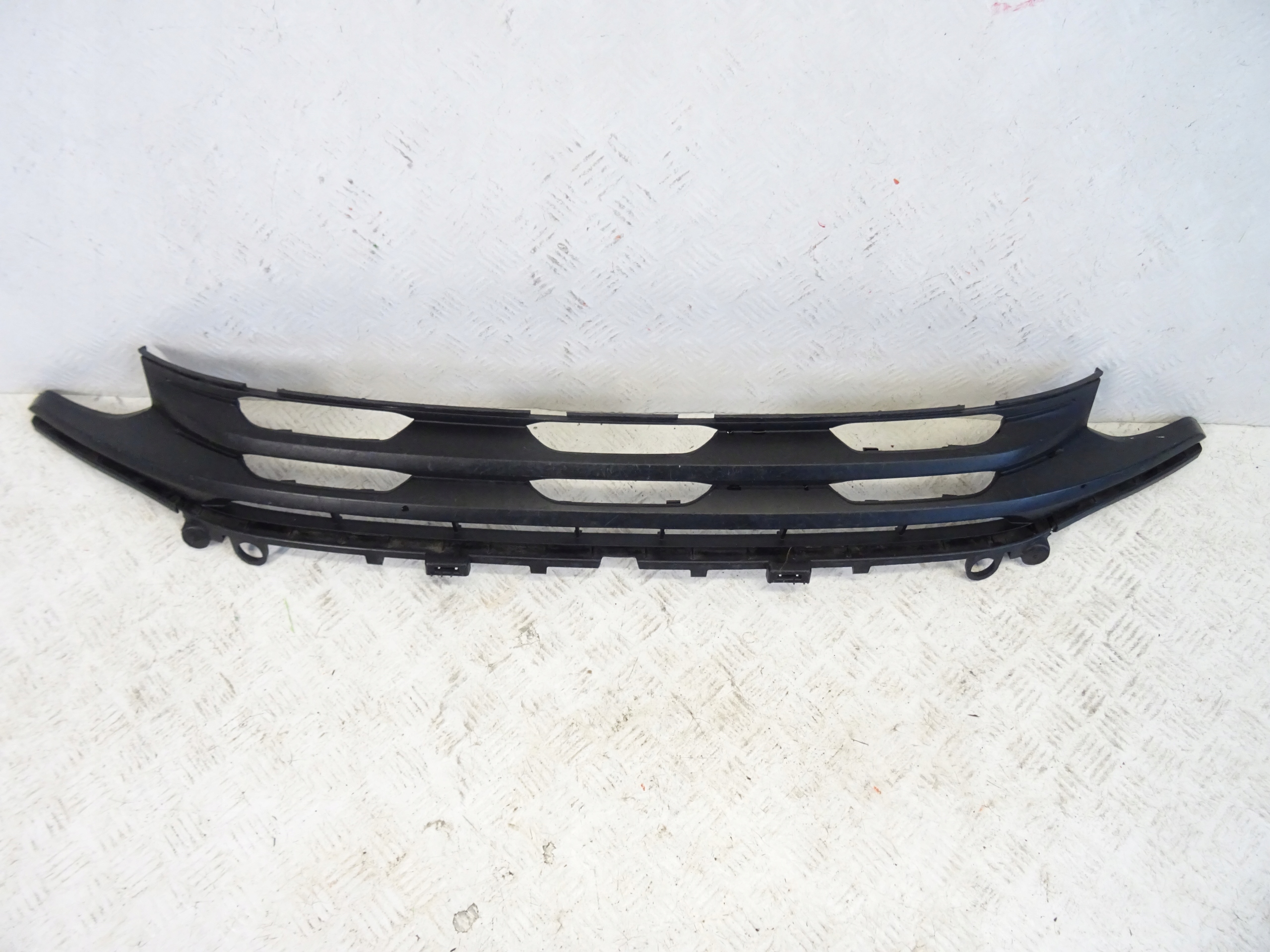 grid of a bumper front front central CITROEN C5 AIRCROSS 9825347577