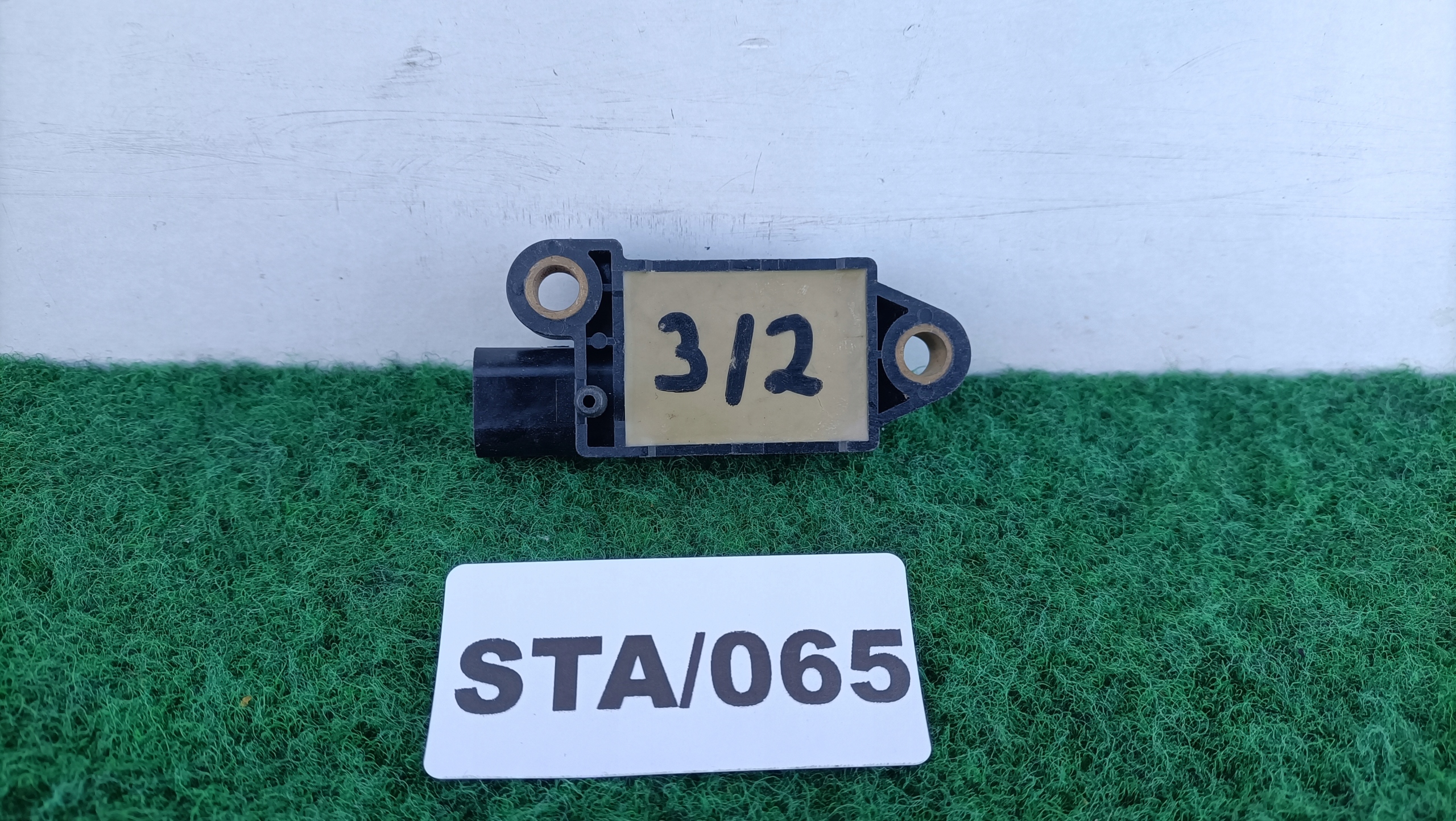 Crashsensor Drucksensor KIA RIO 1 und SENSOR K32C677F9 STA/065