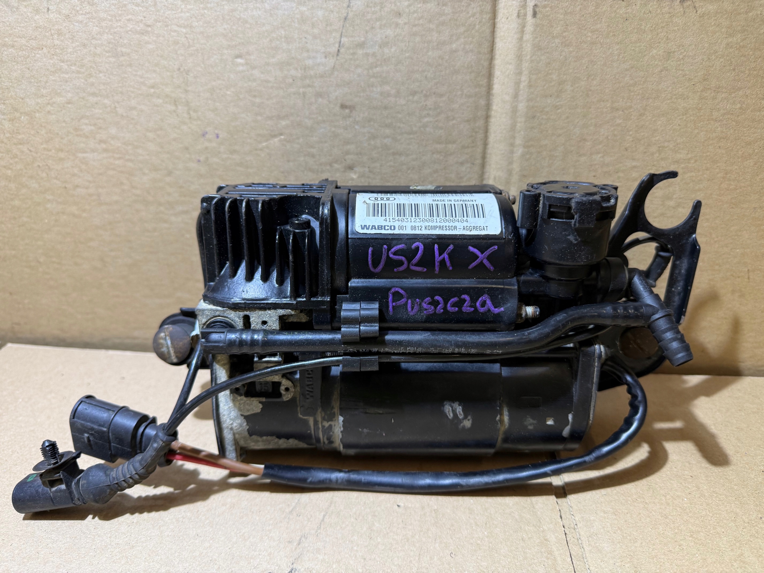 AUDI Q7 4L KOMPRESOR ZAWIESZENIA 7L8616006C