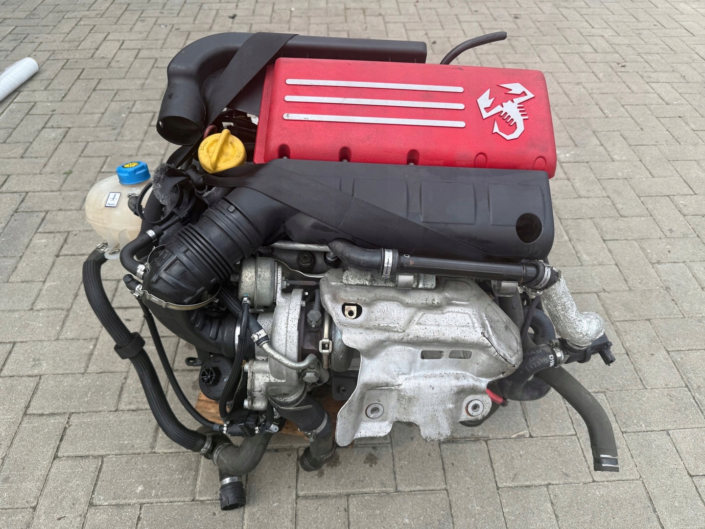motor kompletní ABARTH 500 1.4 T-JET 163km 312B6000 52tys km KAMERA