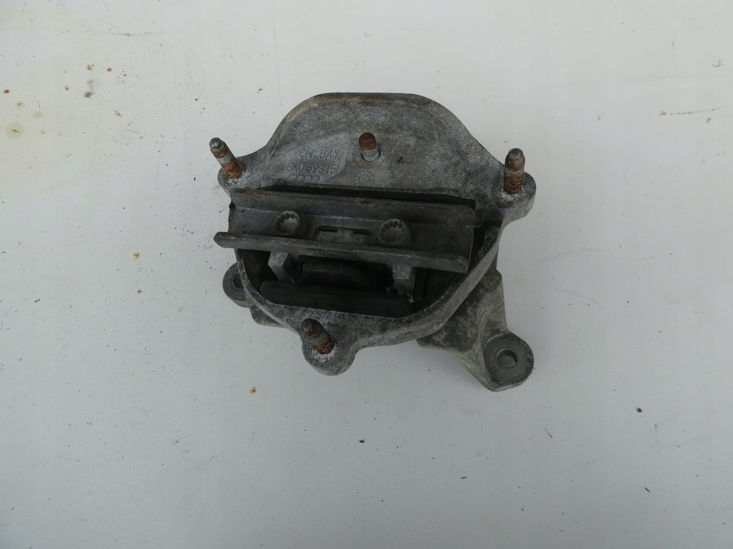 AUDI A4 B8 A5 Q5 holder gearbox mounting 8K0399151