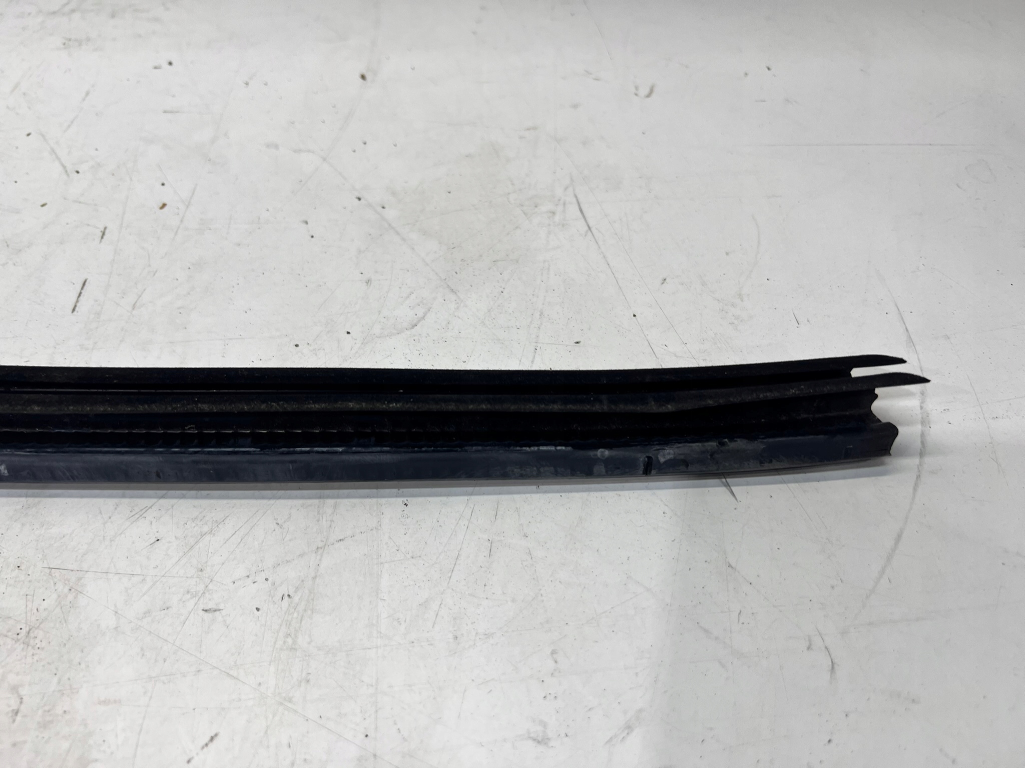 gasket door windows left rear part AUDI Q5 FY 80A839479