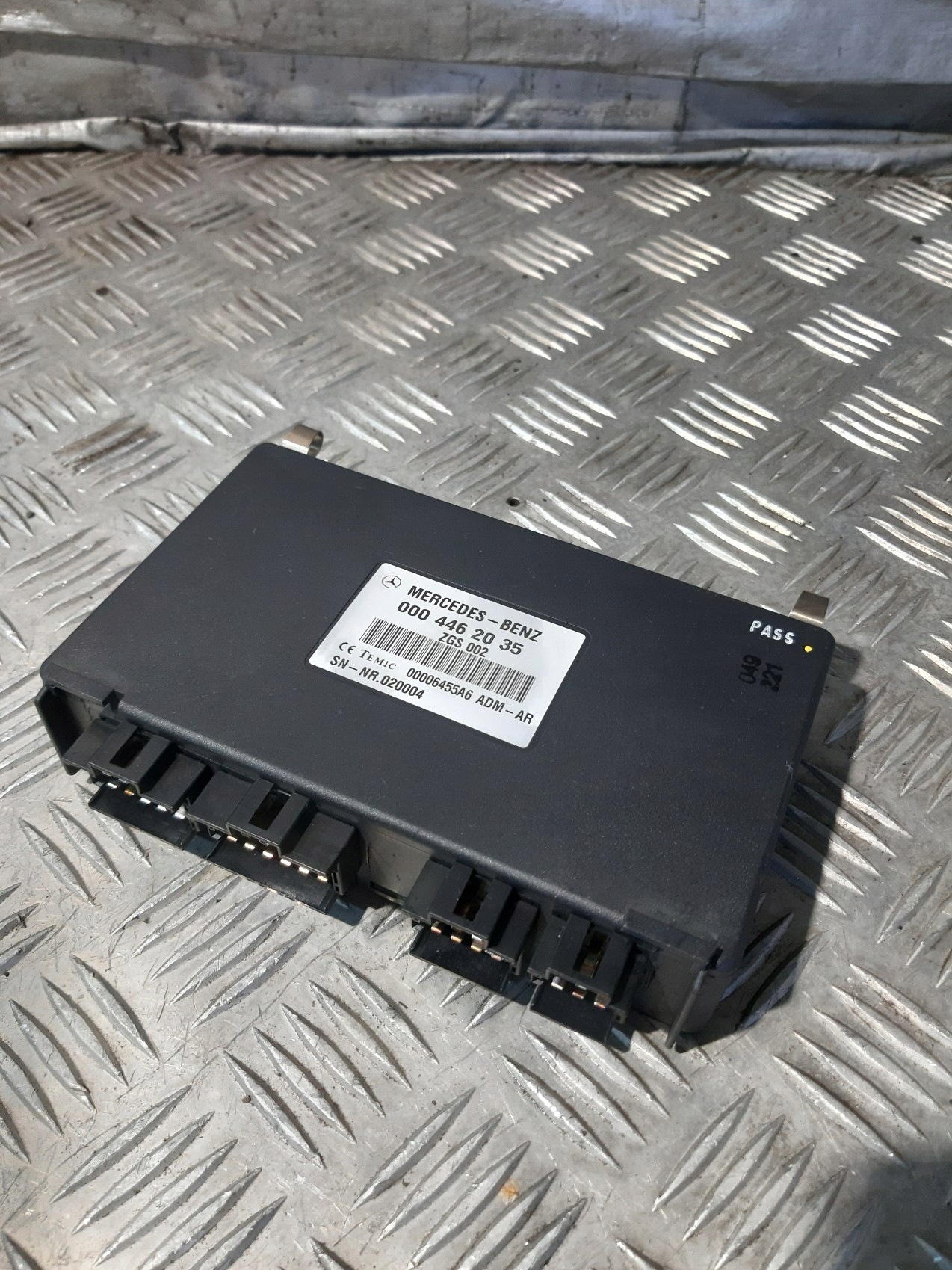 control unit MERCEDES 0004462035 ZGS002