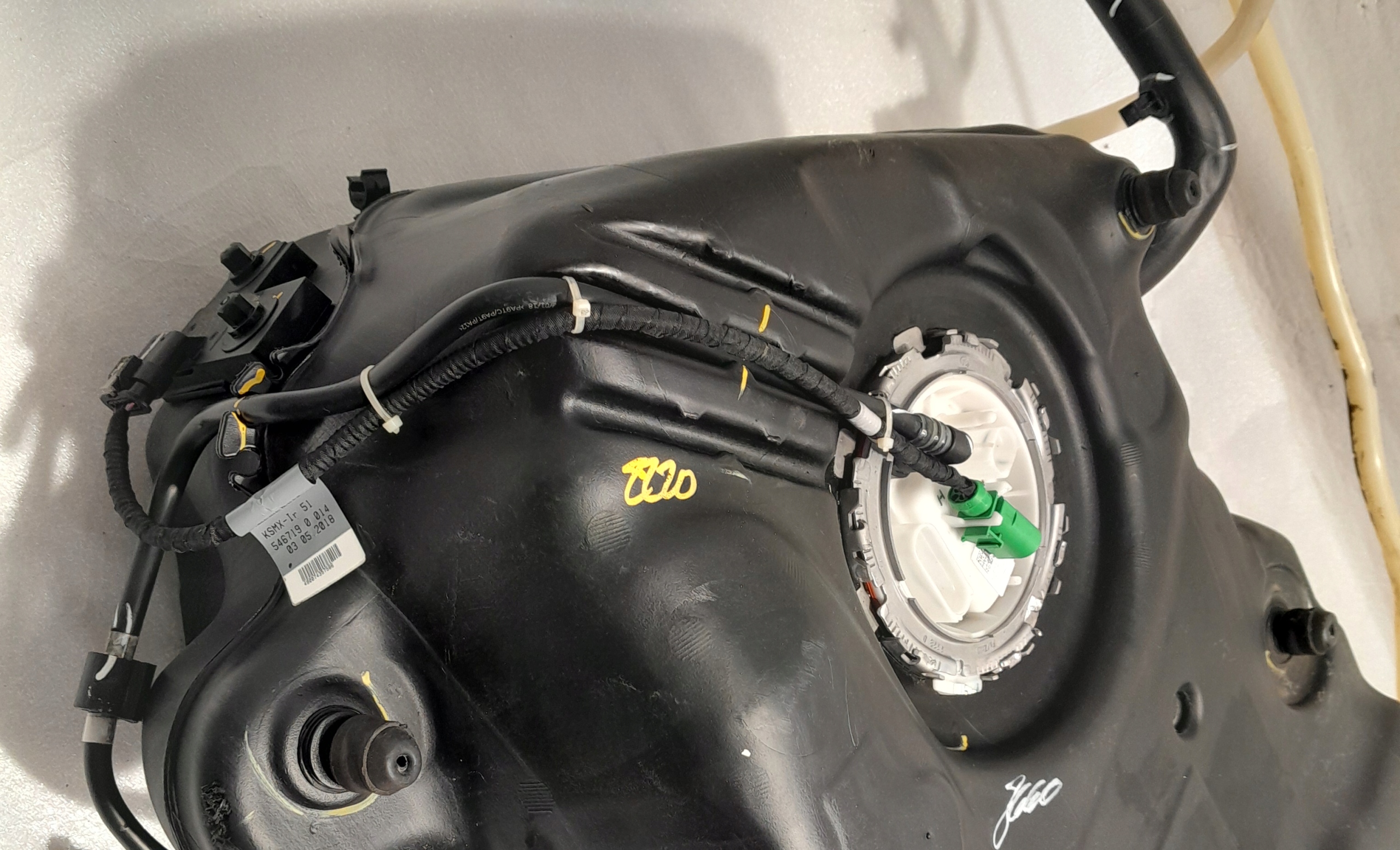 AUDI Q5 80A 2.0 TFSI tank 80A201021BJ