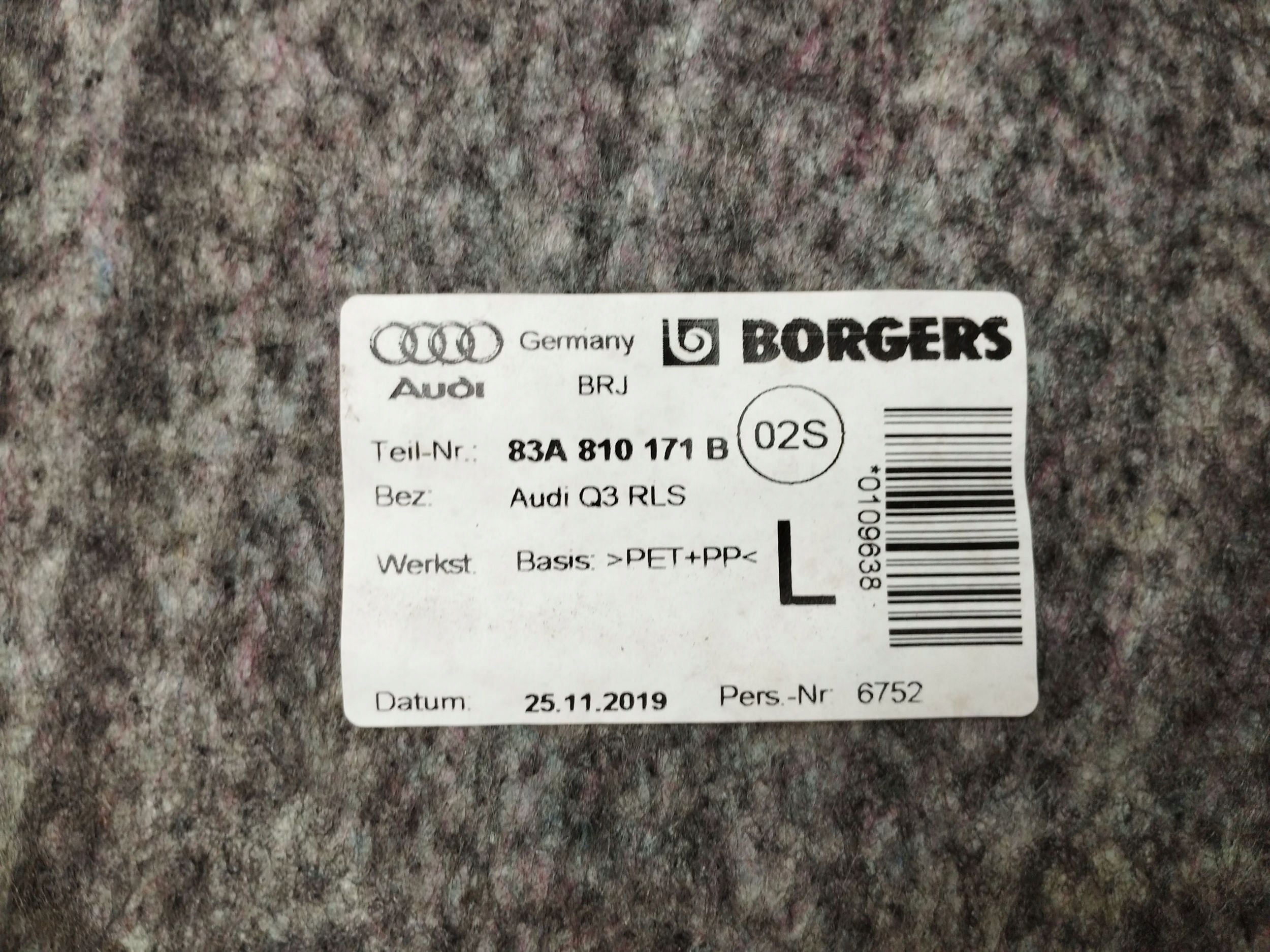 Audi Q3 F3 83A mudguard left rear part 83A810171B
