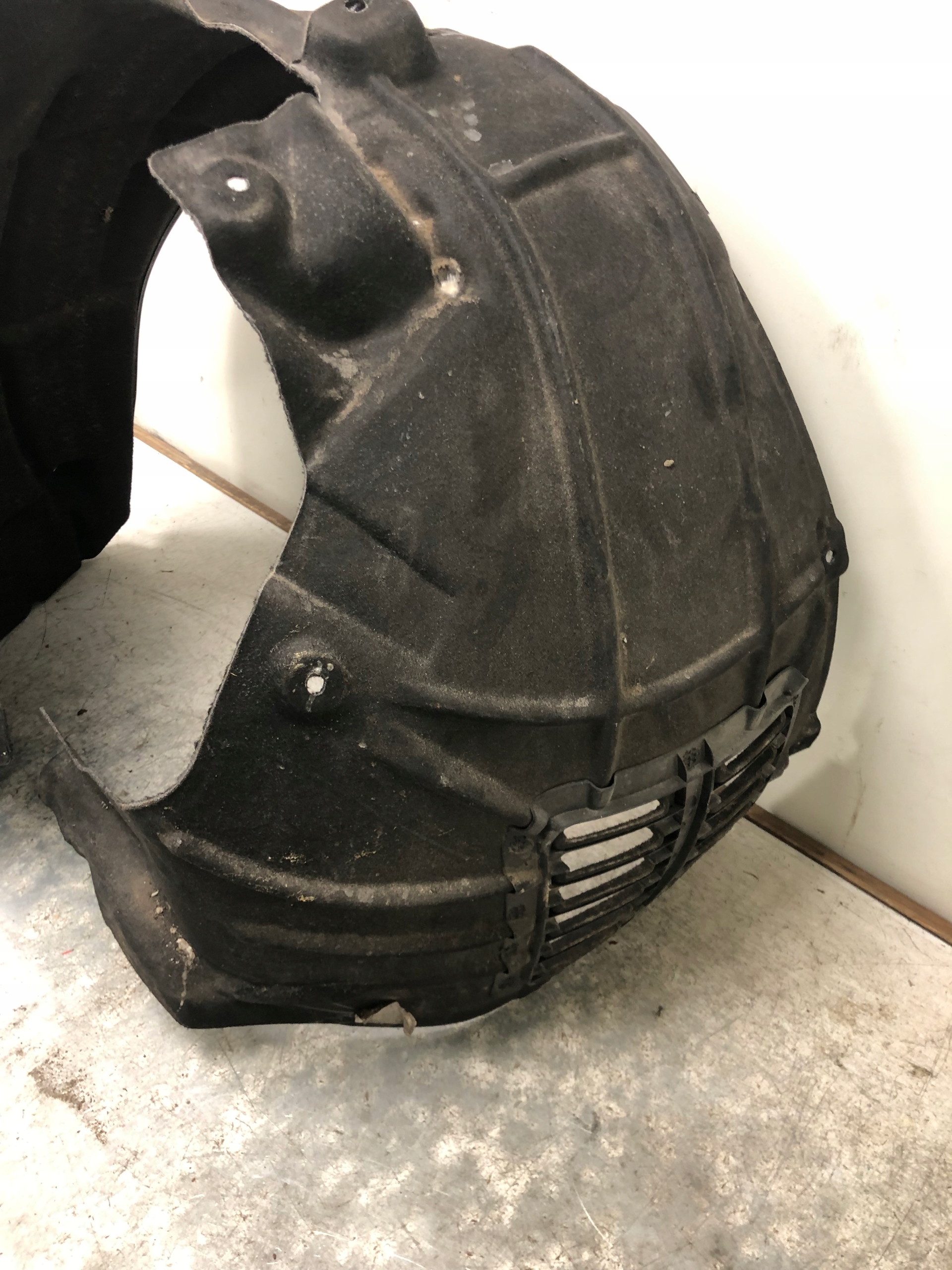 AUDI Q5 II 80A mudguard left front 80A821171