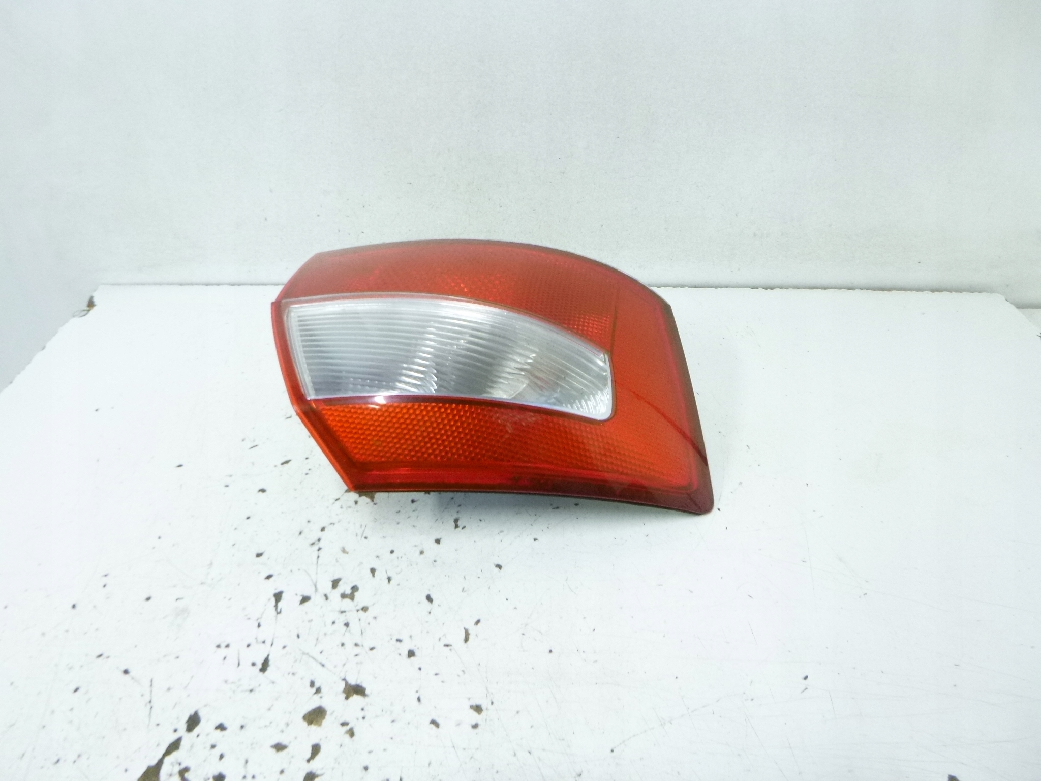 light rear left Audi A4 B6 sedan 2001r.