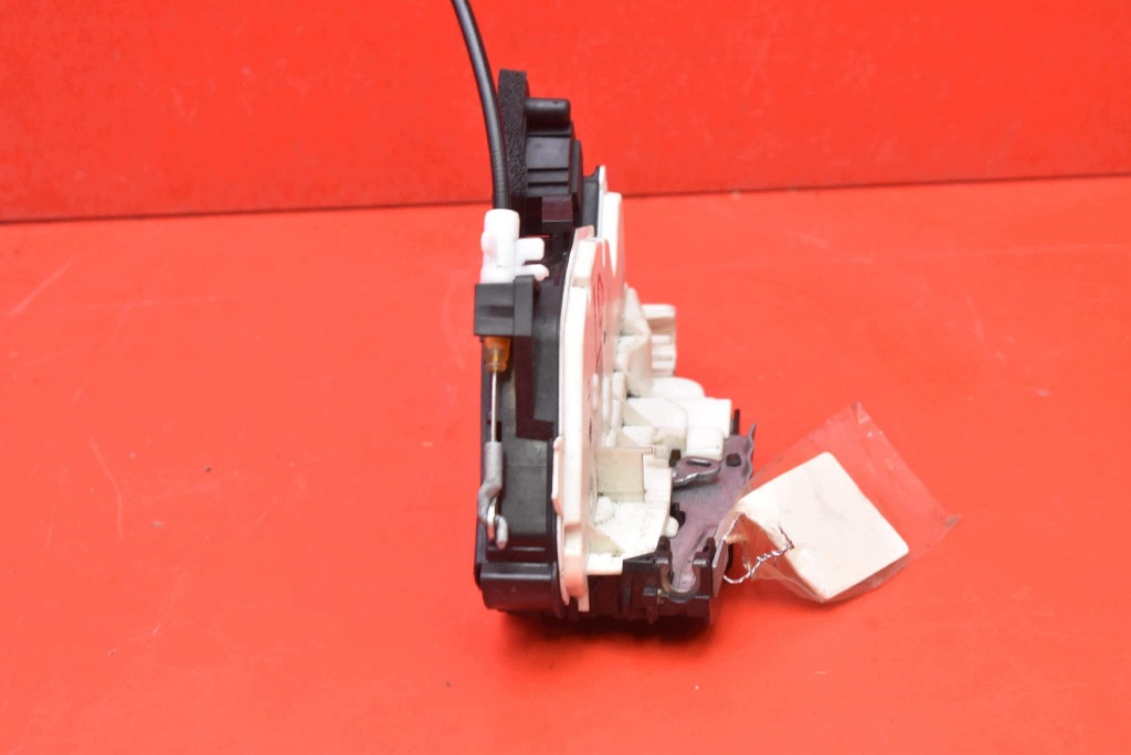 lock door left front front EU 5E1837015 SKODA OCTAVIA 3 III 13-17