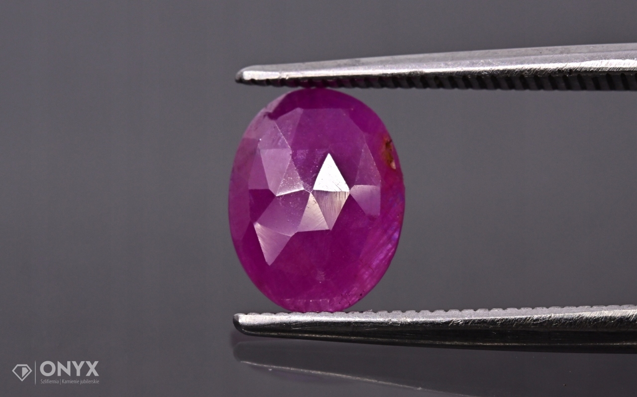Rubín fazetovaná rozeta ovál 8,2x6,2 mm